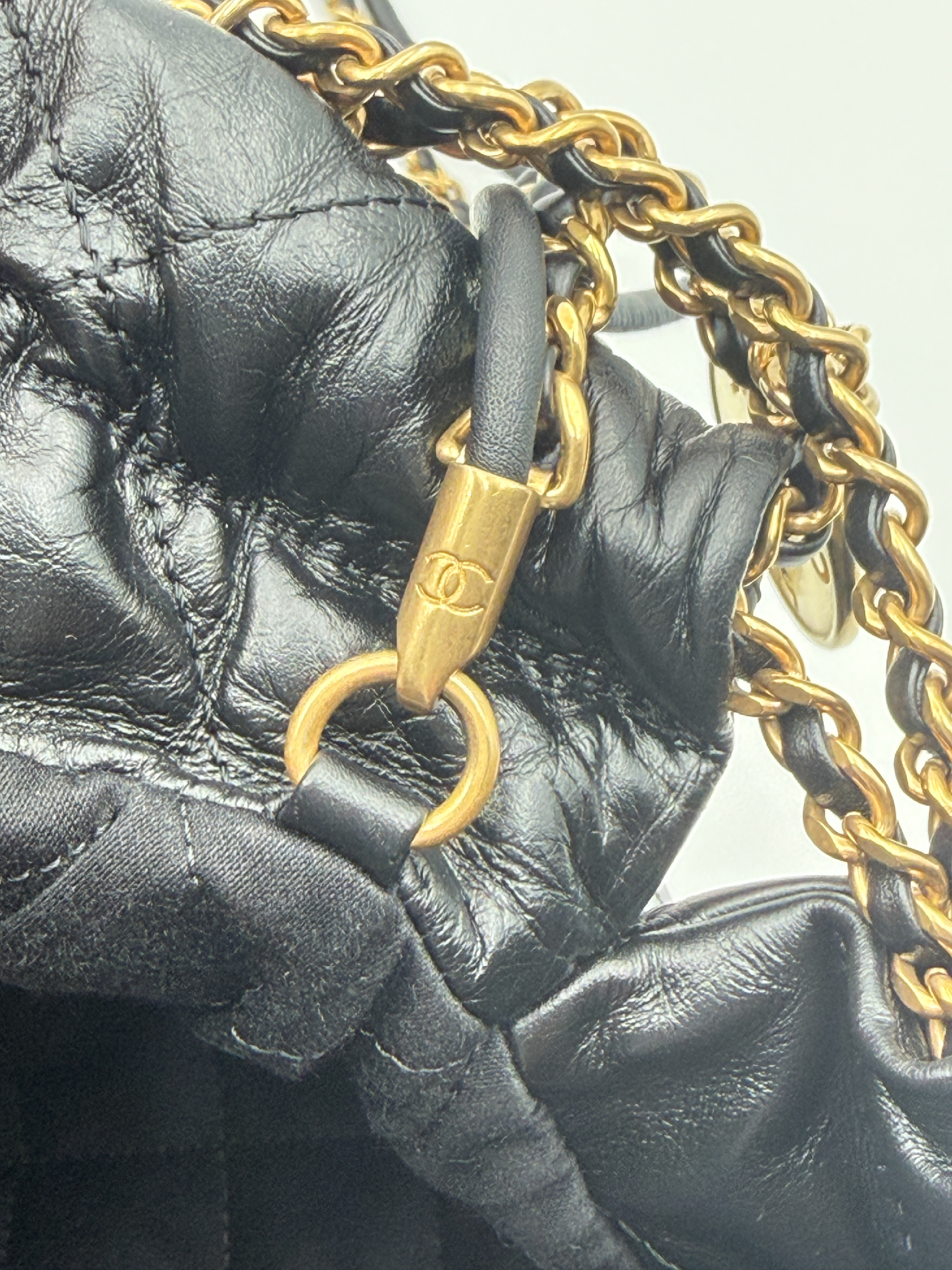 22 Mini Random Black Gold Hardware Shoulder Bag — view 12
