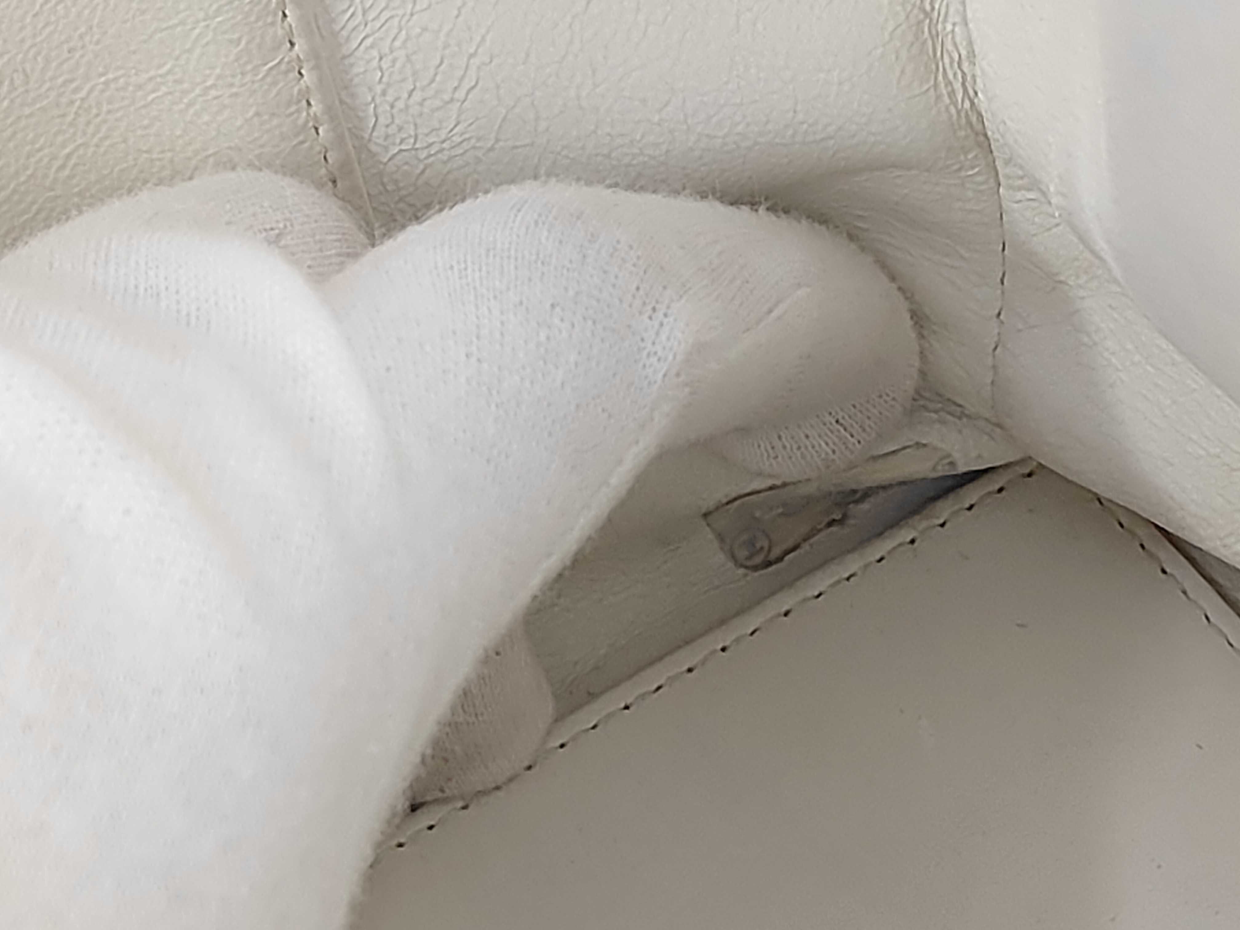 Grained Calfskin White GST 4872750 Bag — view 12