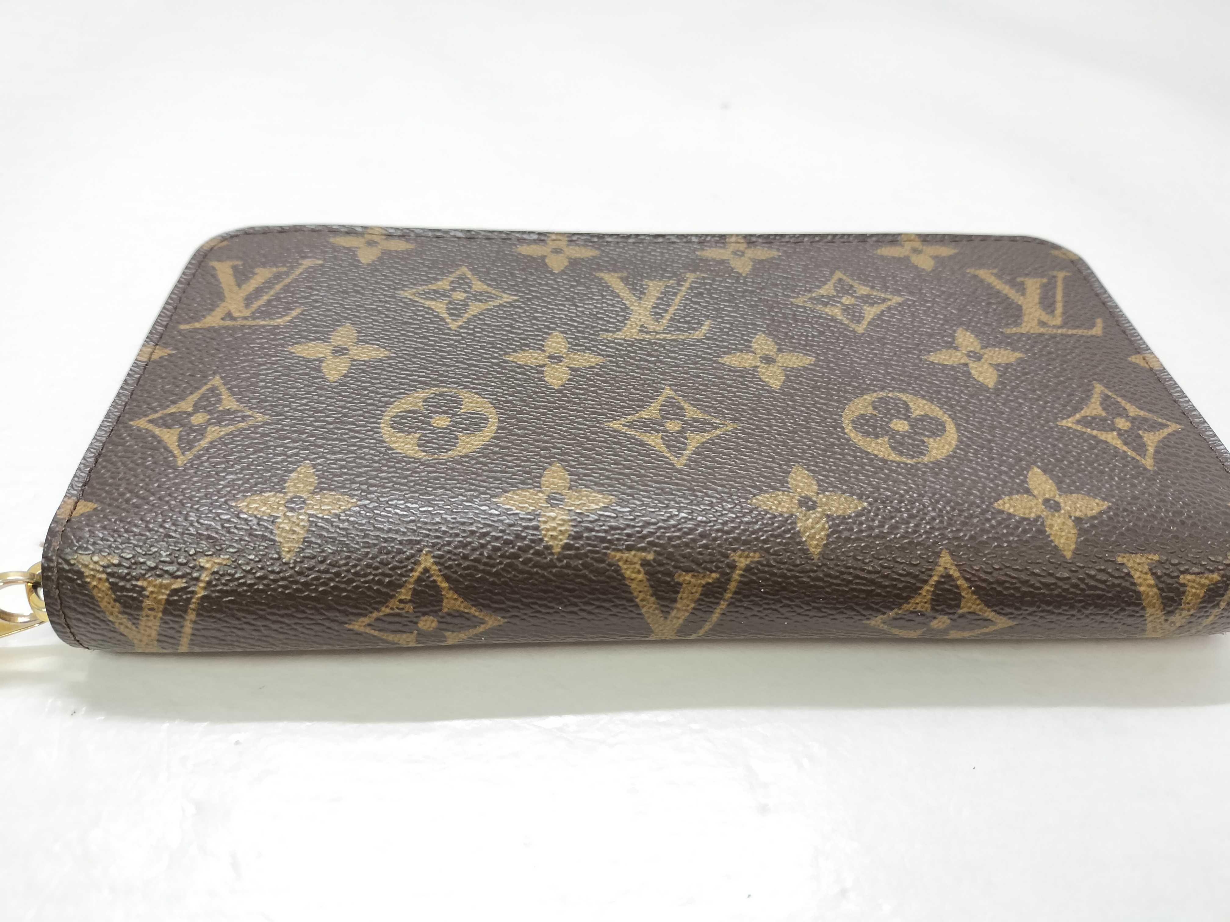 Monogram Louis Vuitton M60017 Zippy Wallet CA2079 Round Zipper Long Wallet Monogram Wallet — view 4