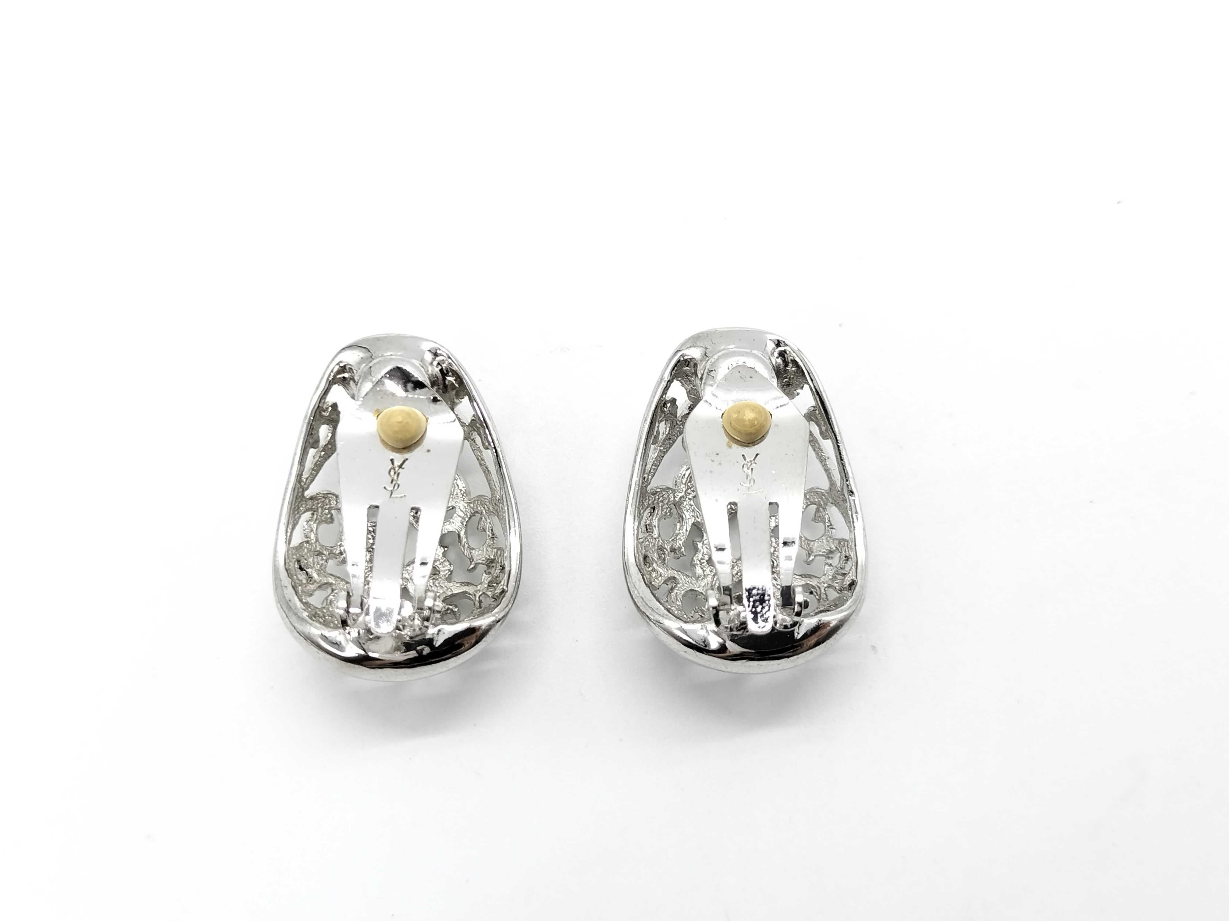 Earrings — view 3