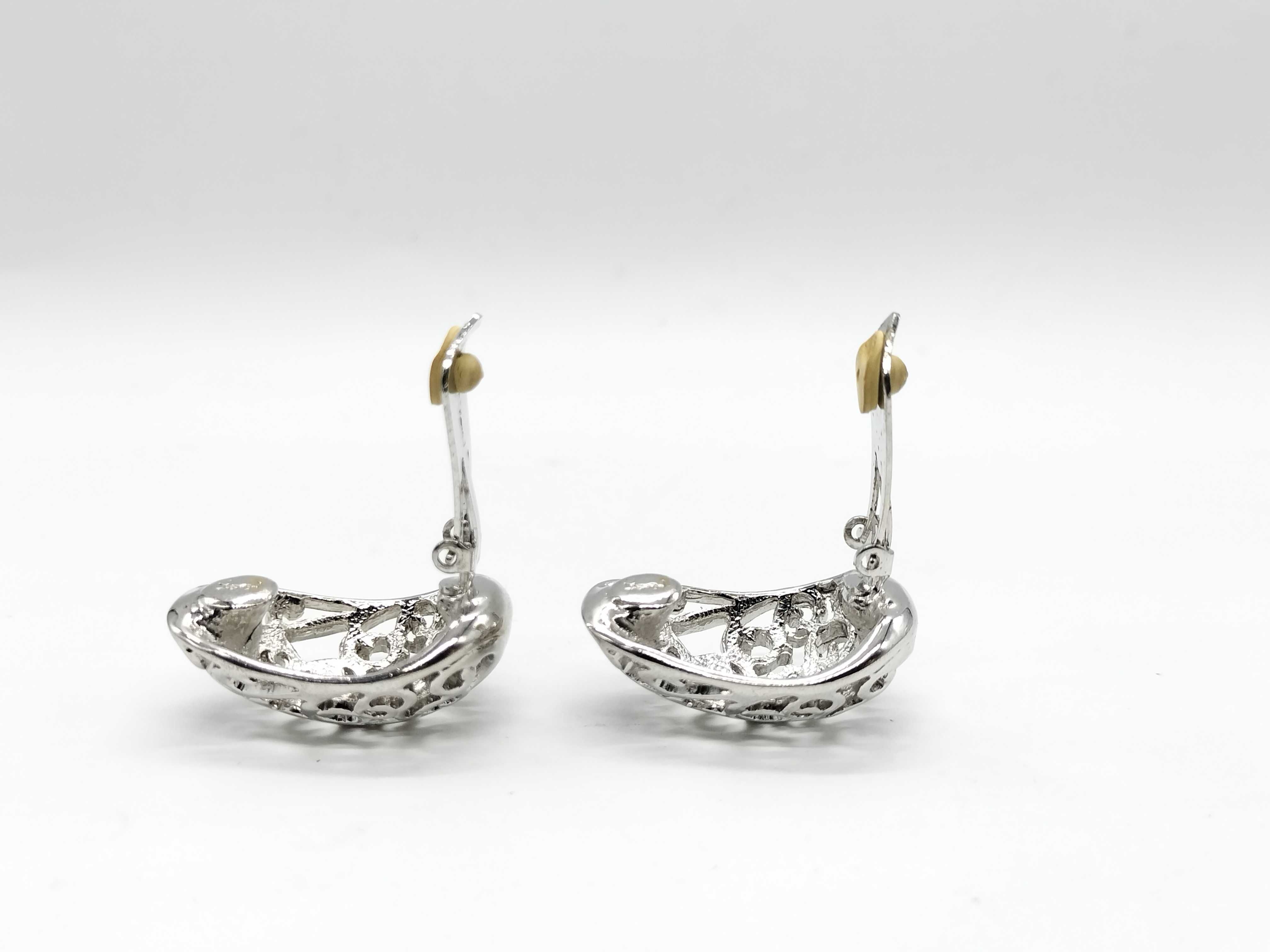 Earrings — view 4