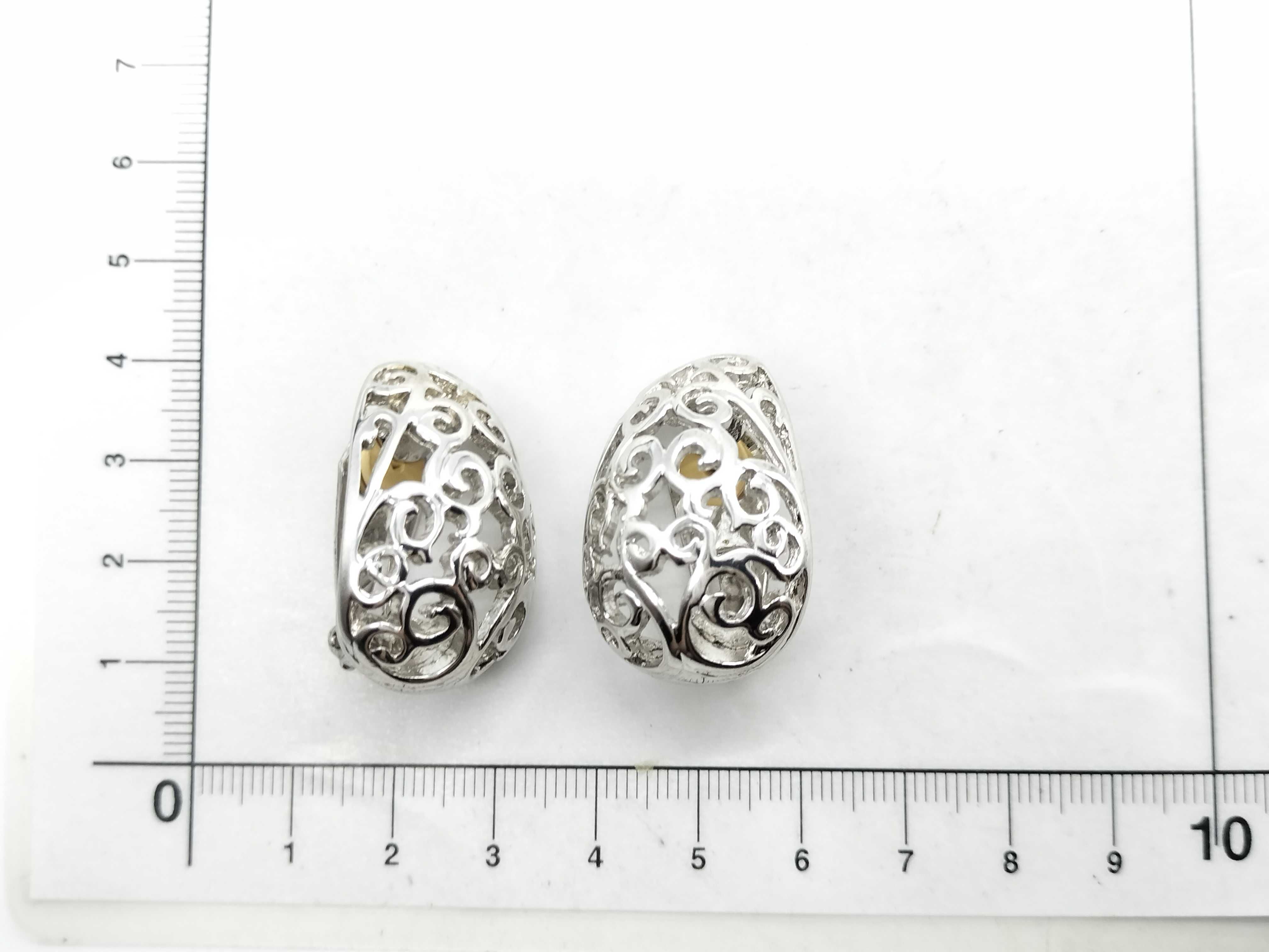 Earrings — view 6