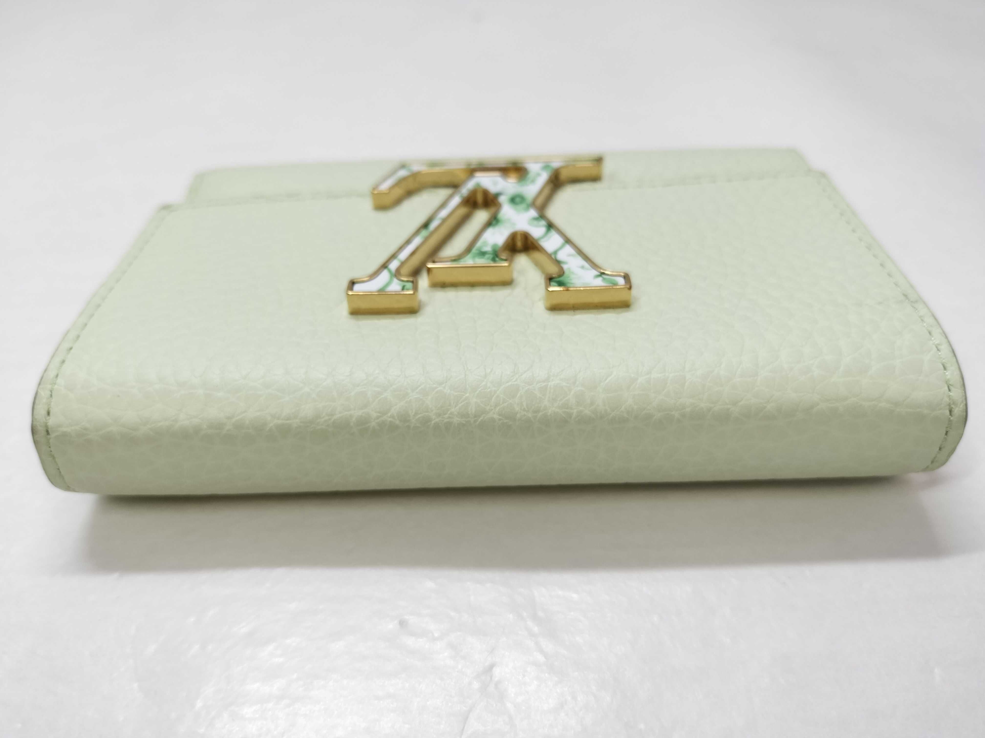 Vuitton Capucines Portefeuille Taurillon Wallet — view 6