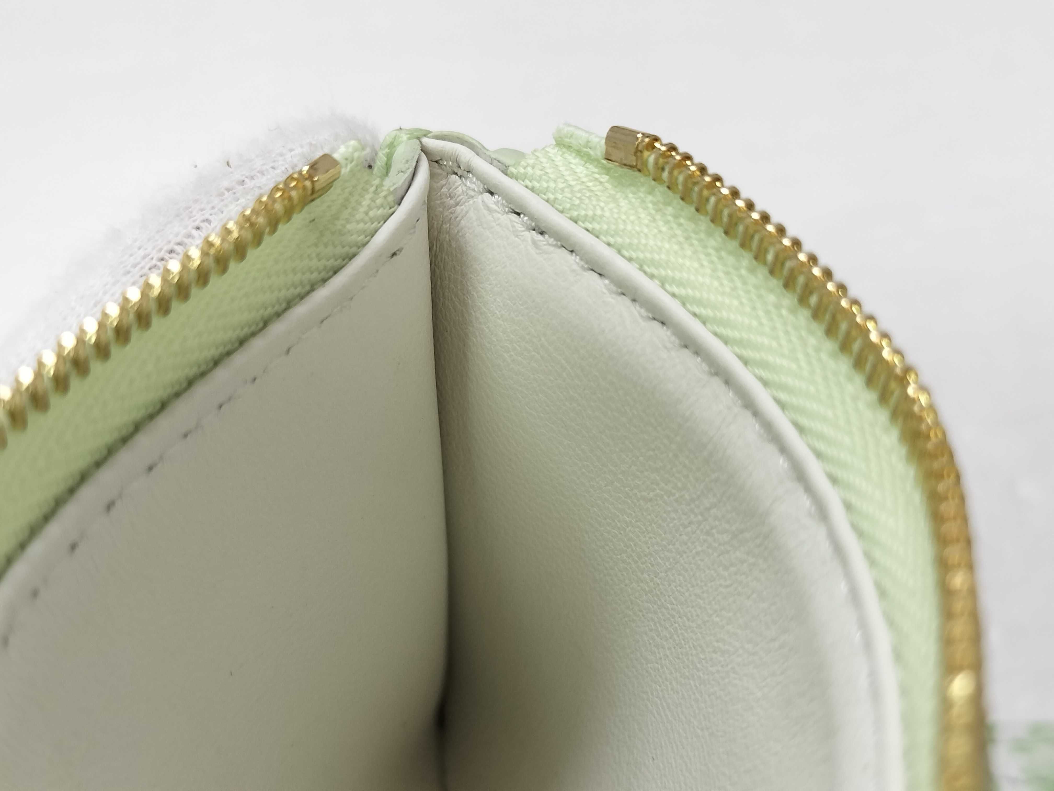 Vuitton Capucines Portefeuille Taurillon Wallet — view 10
