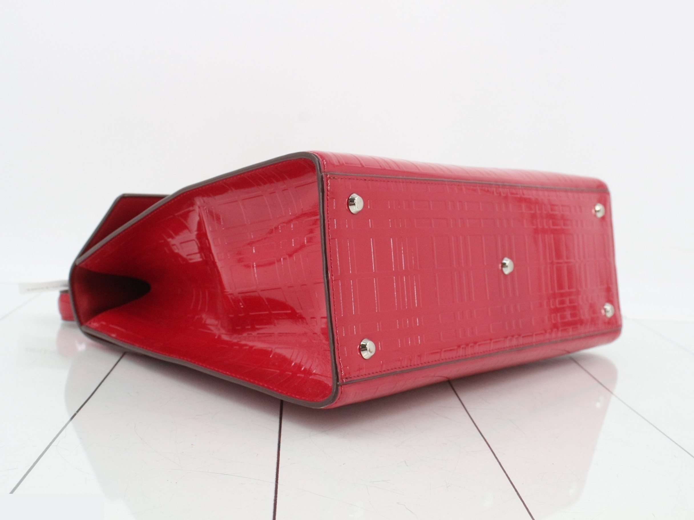 Other lines: Bags & Handbags, Enamel — view 5