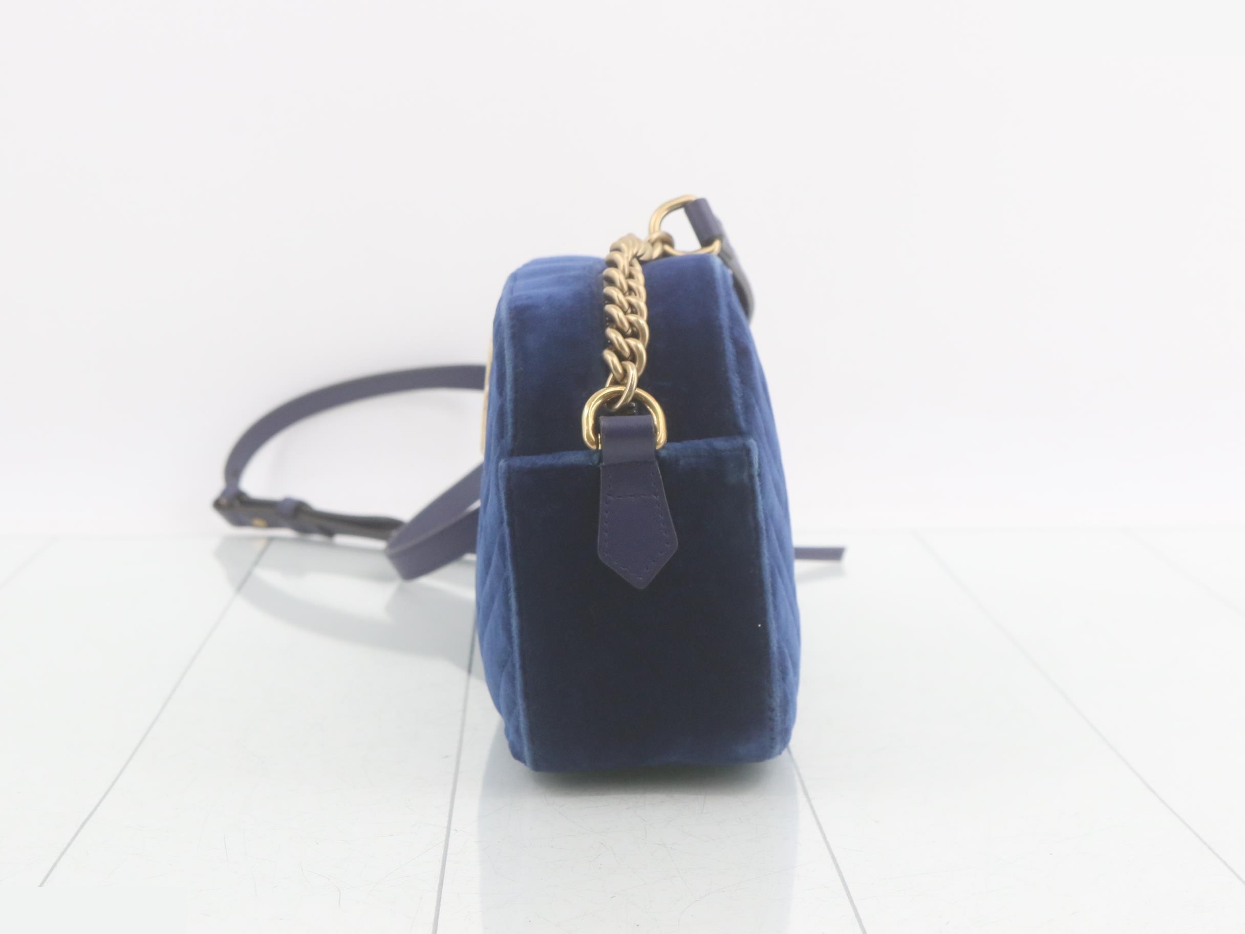 GG Marmont Velvet Shoulder Bag — view 3