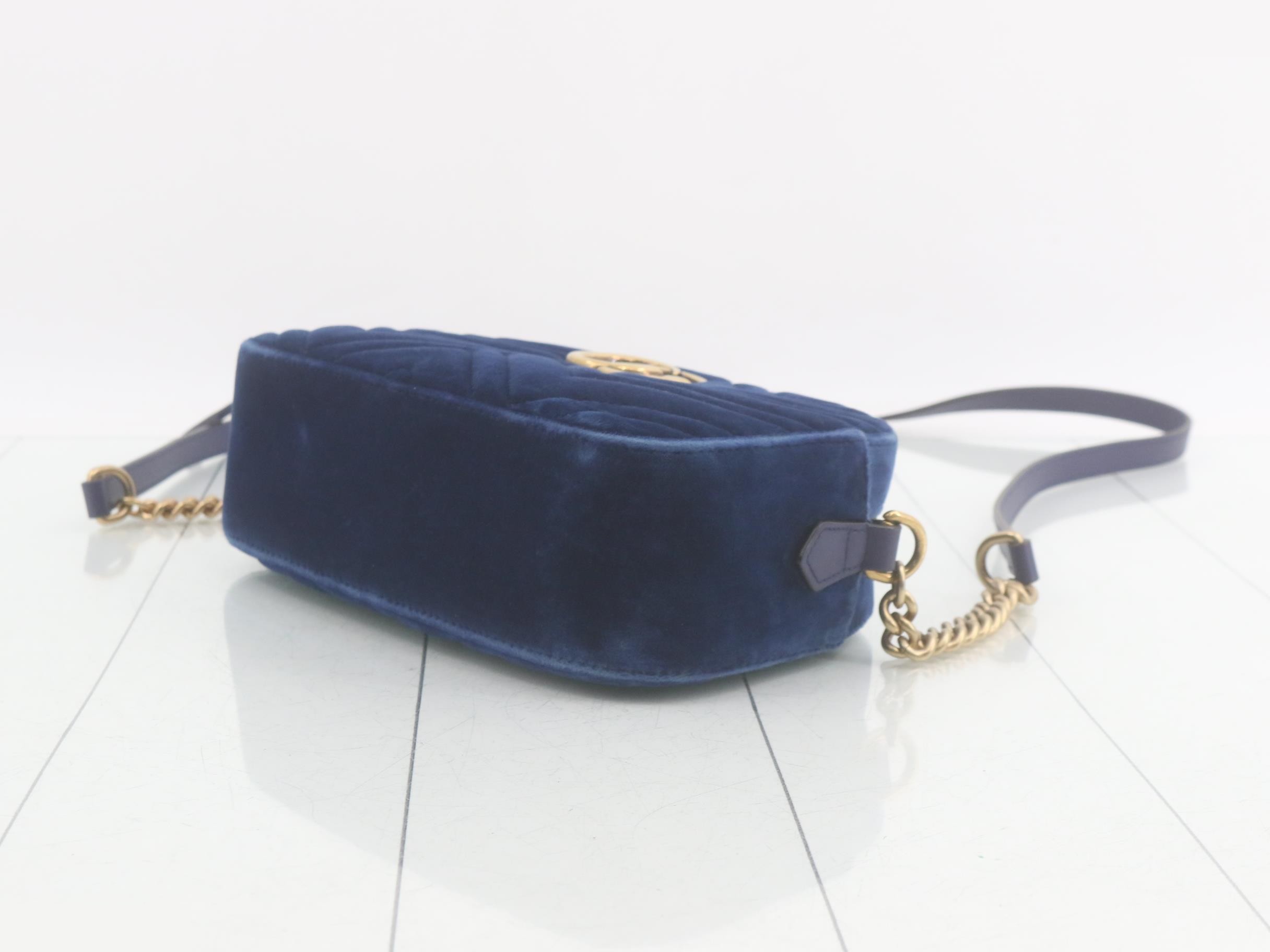 GG Marmont Velvet Shoulder Bag — view 6
