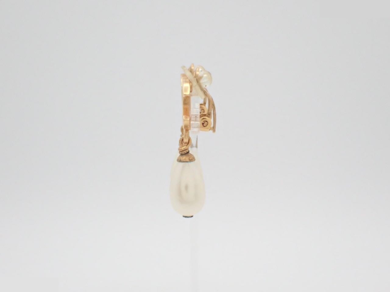Earrings, Coco Mark, Pearl, Gold — view 3