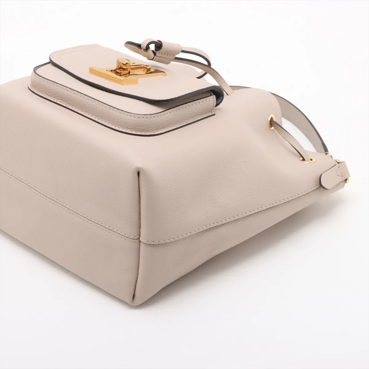 Taurillon Lock Me Bucket NV M57688 Beige RFID reaction available — view 3