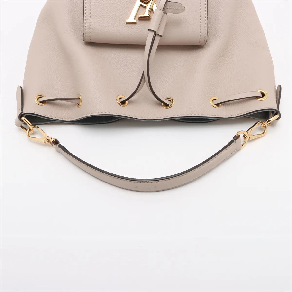 Taurillon Lock Me Bucket NV M57688 Beige RFID reaction available — view 5