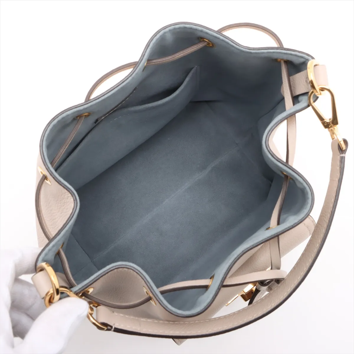 Taurillon Lock Me Bucket NV M57688 Beige RFID reaction available — view 8