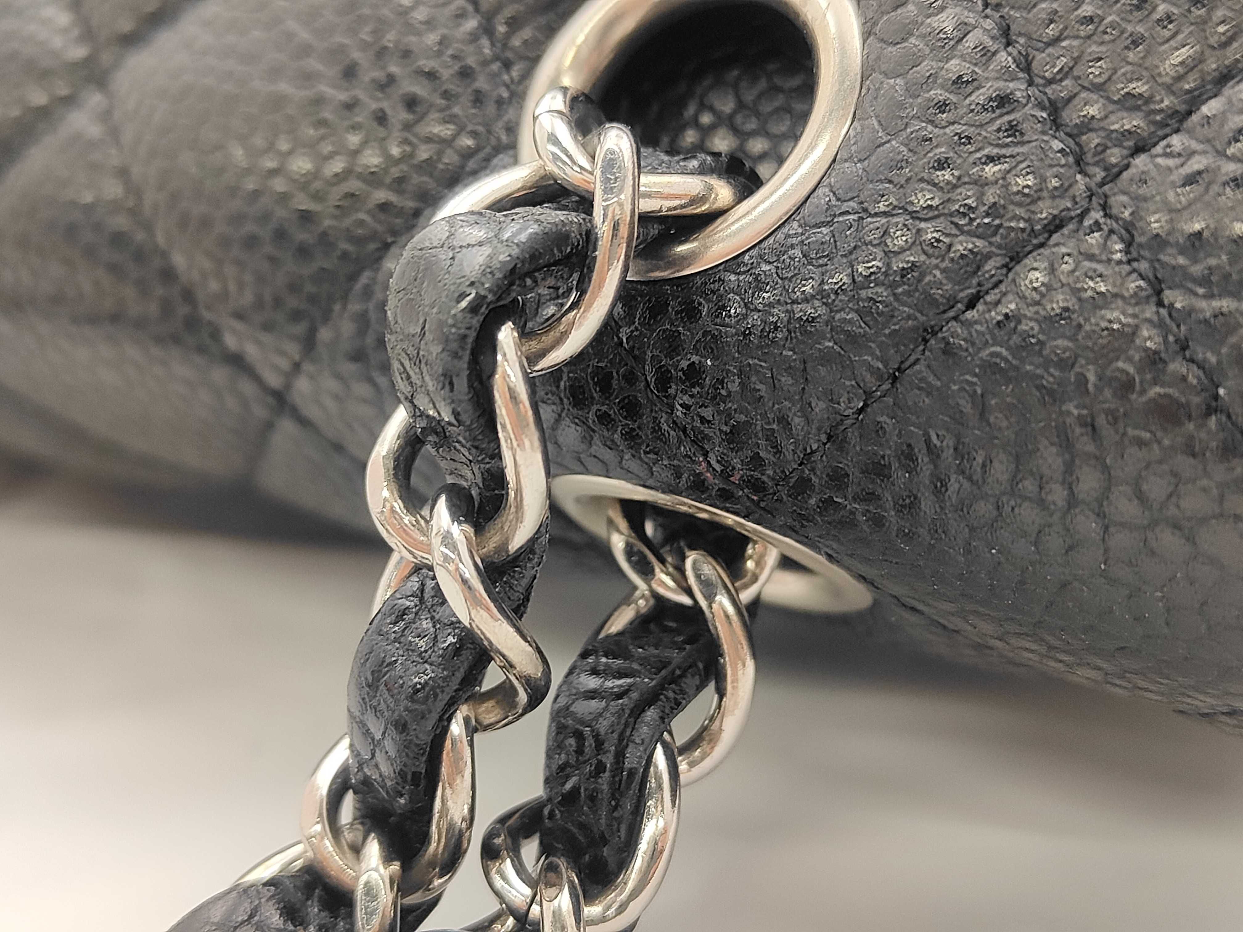 Matelassé 25 Double Flap Caviar Black Chain Shoulder Bag — view 5