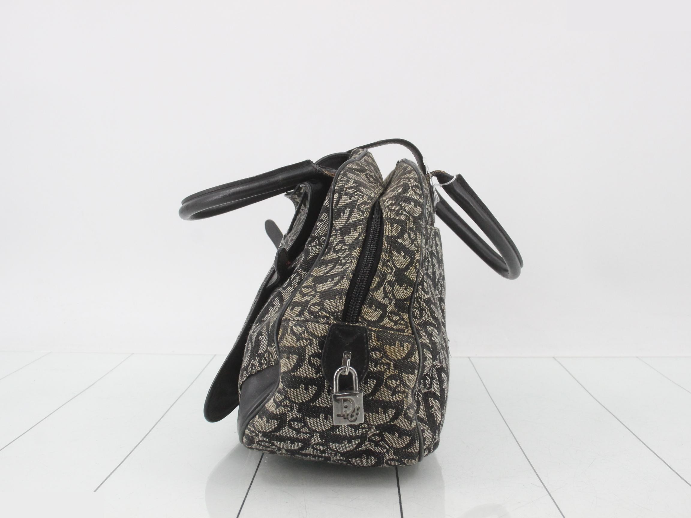 handbag — view 3