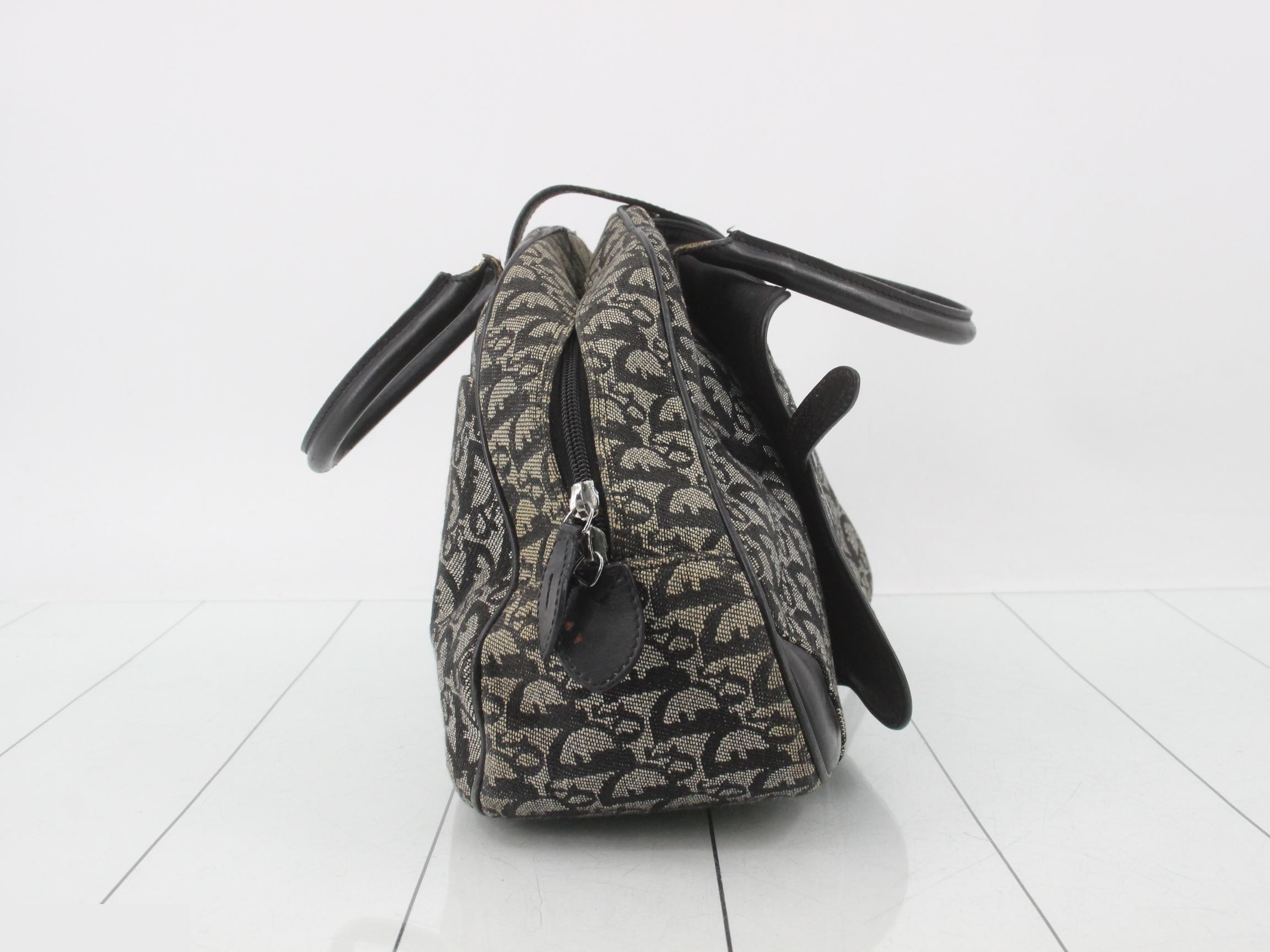 handbag — view 4