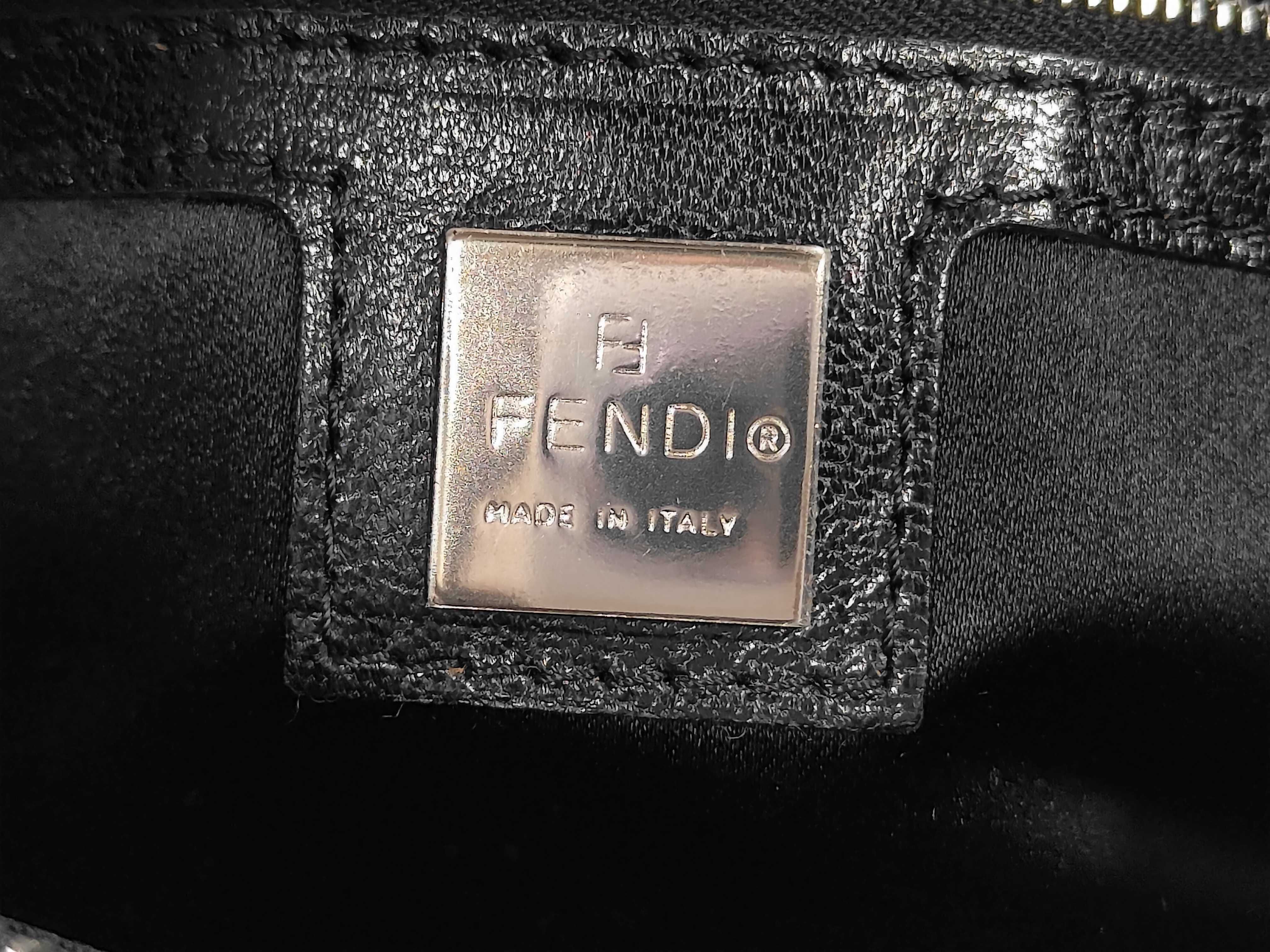 Mamma Shoulder Bag — view 10