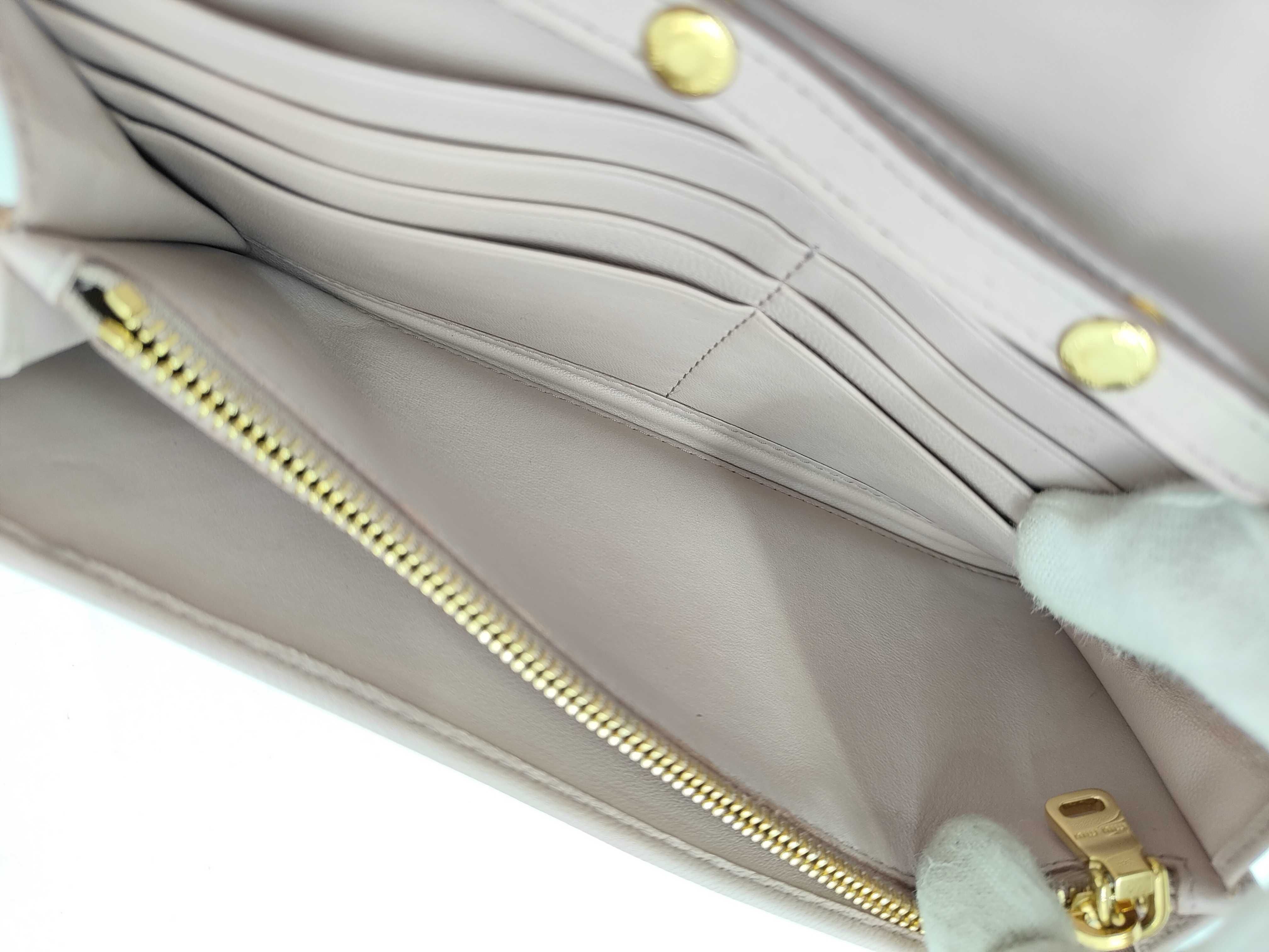 Matelassé Leather Chain Shoulder Bag Pouch Shoulder Bag — view 15