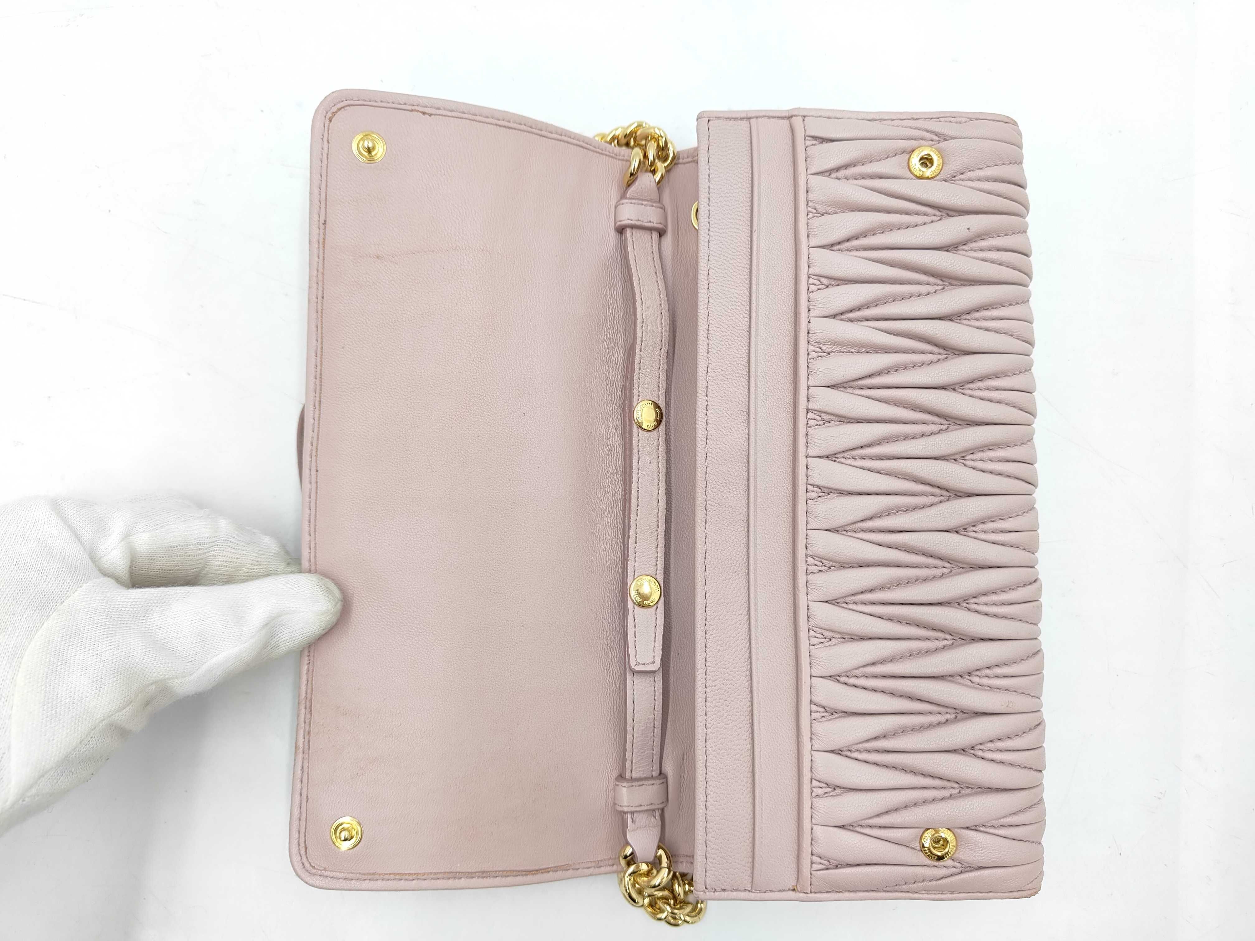 Matelassé Leather Chain Shoulder Bag Pouch Shoulder Bag — view 8