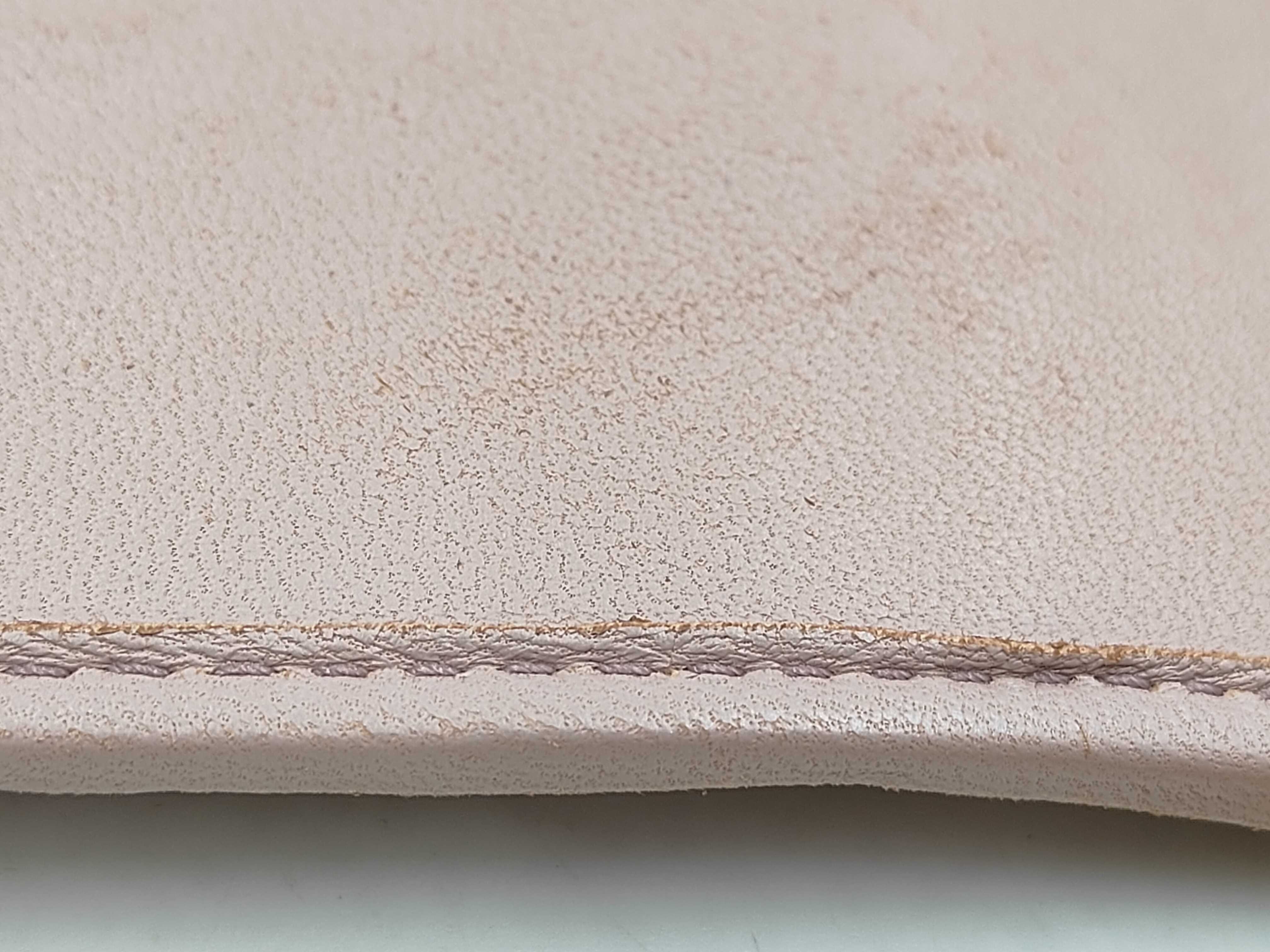 Matelassé Leather Chain Shoulder Bag Pouch Shoulder Bag — view 9