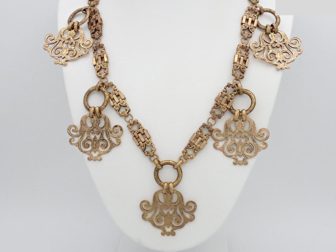 Other lines: Precious metals, necklaces, pendants, chain approximately 64cm
