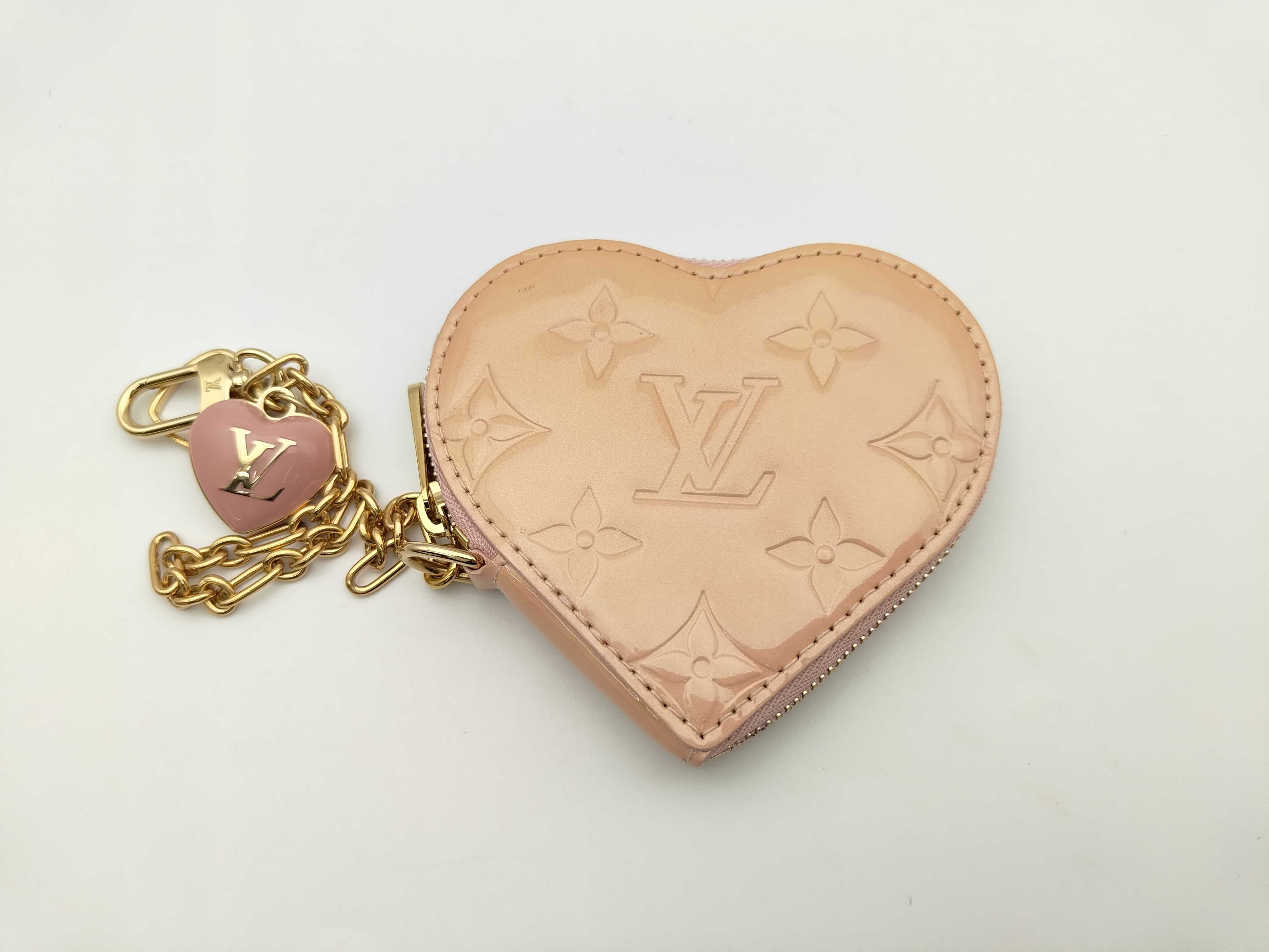 Monogram Vernis Portemonnaie Coeur Coin Case