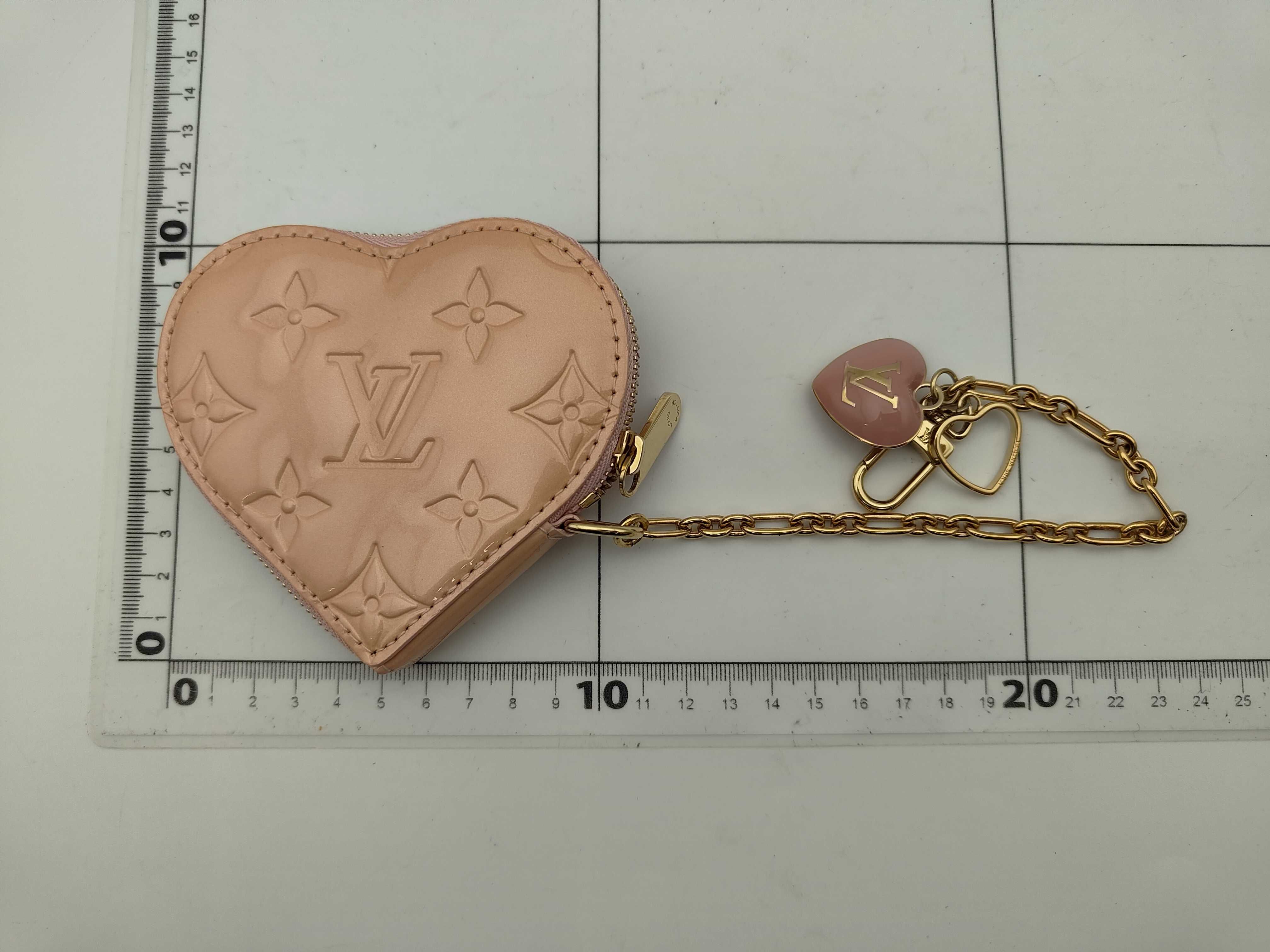 Monogram Vernis Portemonnaie Coeur Coin Case — view 2