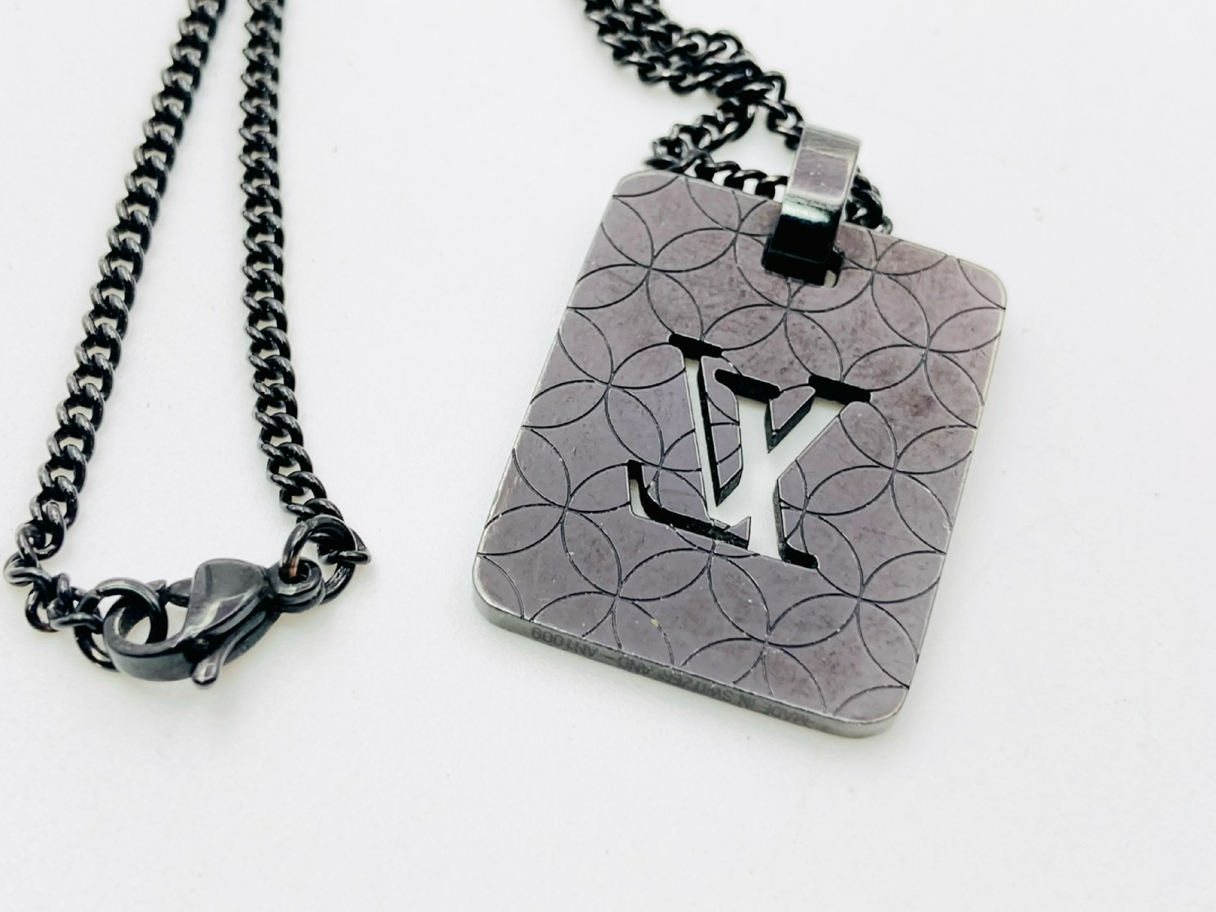 M66113 Pendant Champs-Élysées PM Necklace Black AN1009 Necklace — view 4