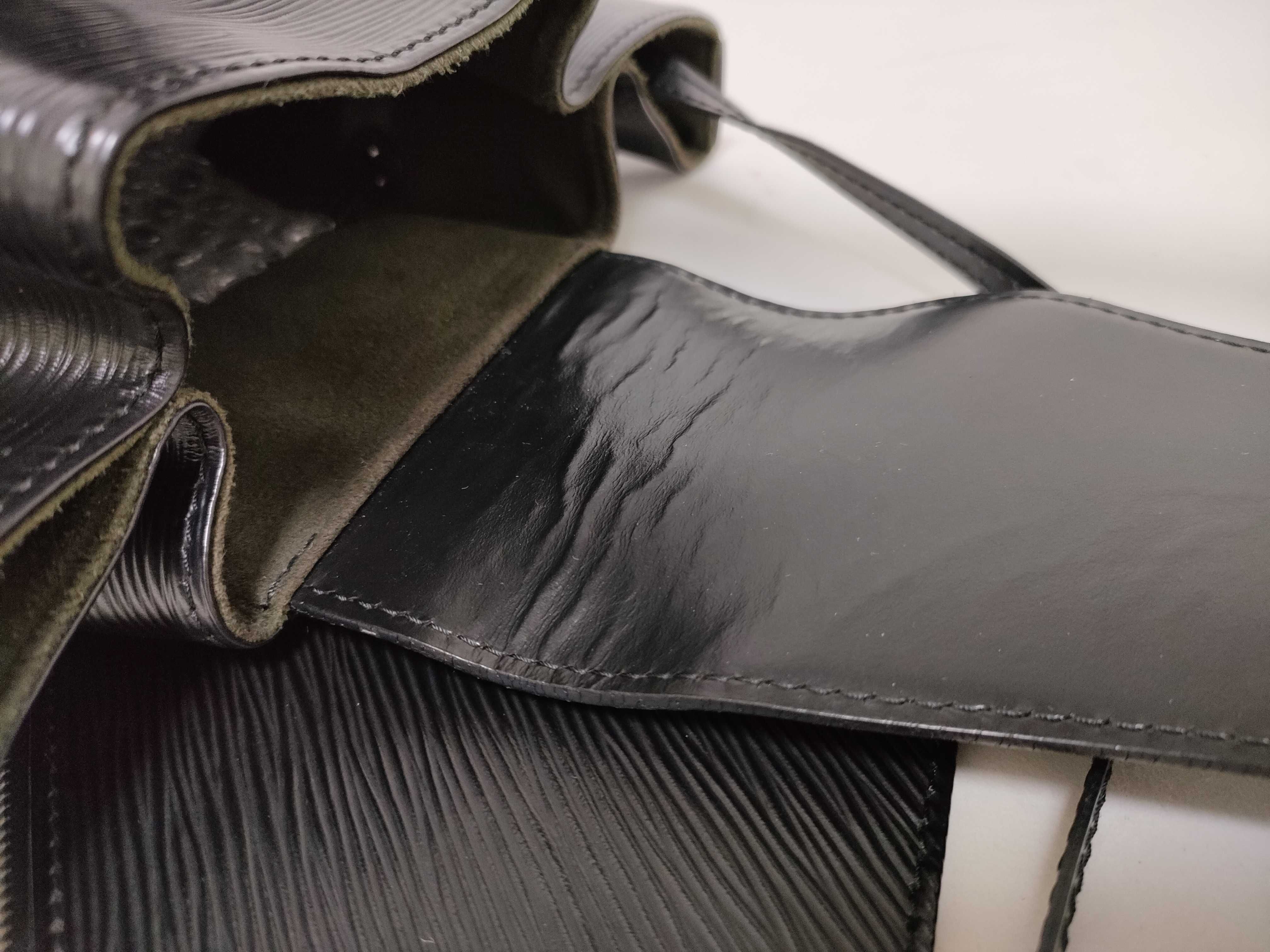 Epi Louis Vuitton LV Epi Sac à Do One Shoulder Bag Noir Shoulder Bag — view 5