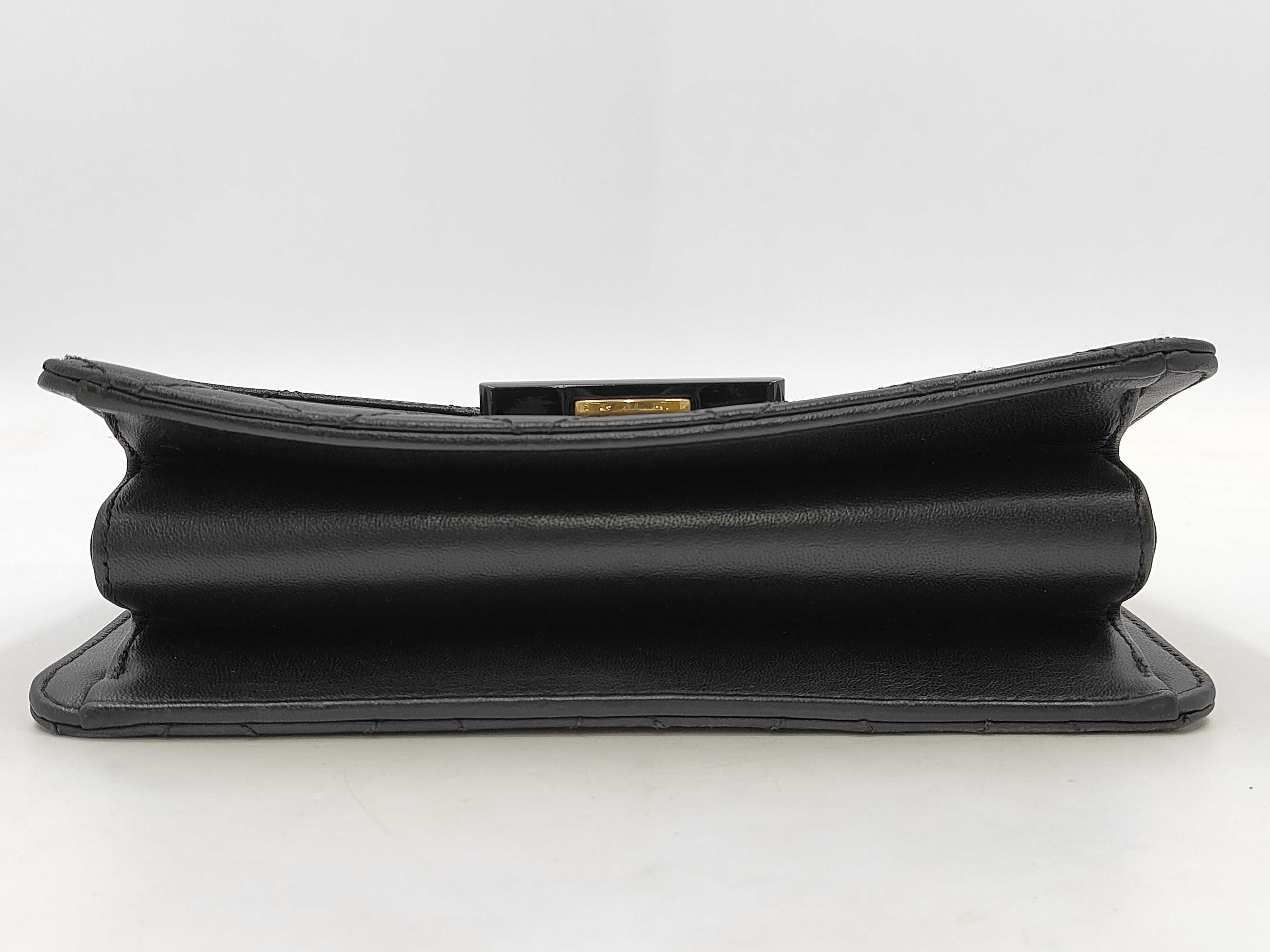 Beauty Lock Chain Shoulder Bag — view 3