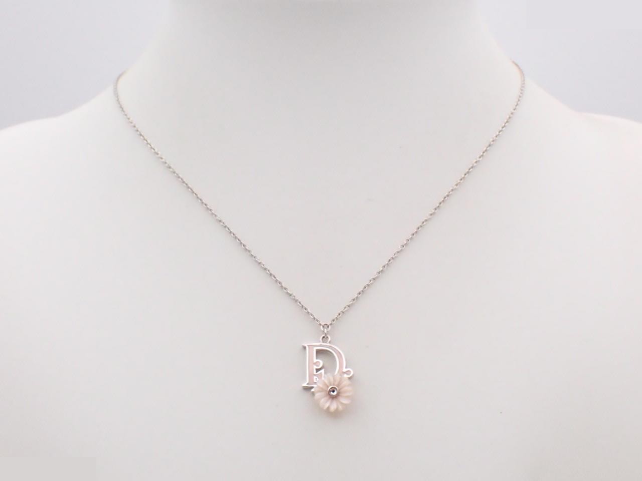 Other lines: Precious metal necklaces and pendants, chain approximately 42cm. — view 3