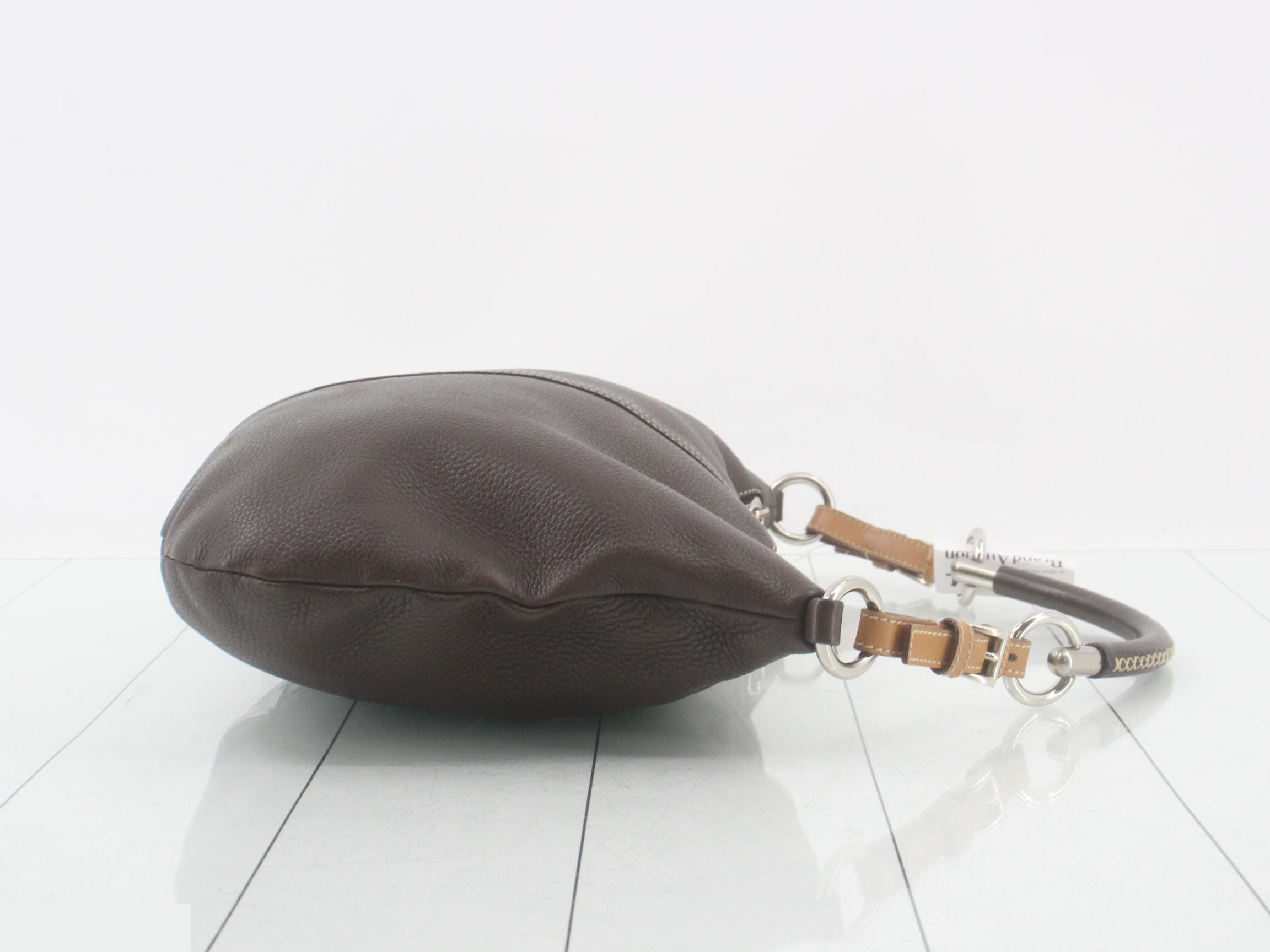 Leather triangular plate semi-shoulder bag — view 3