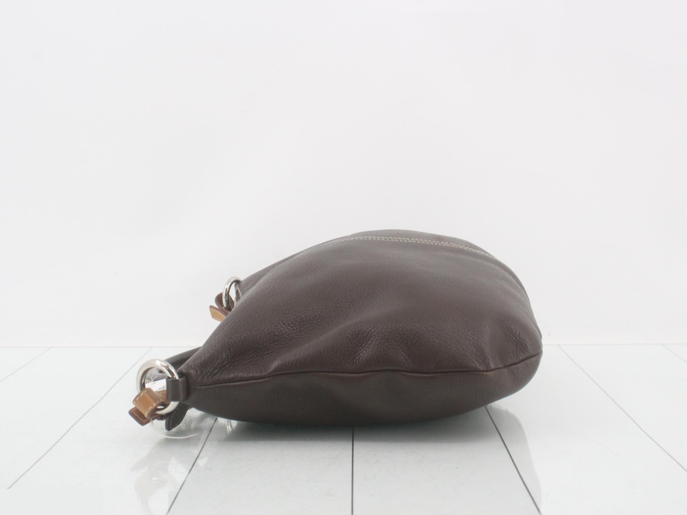 Leather triangular plate semi-shoulder bag — view 4
