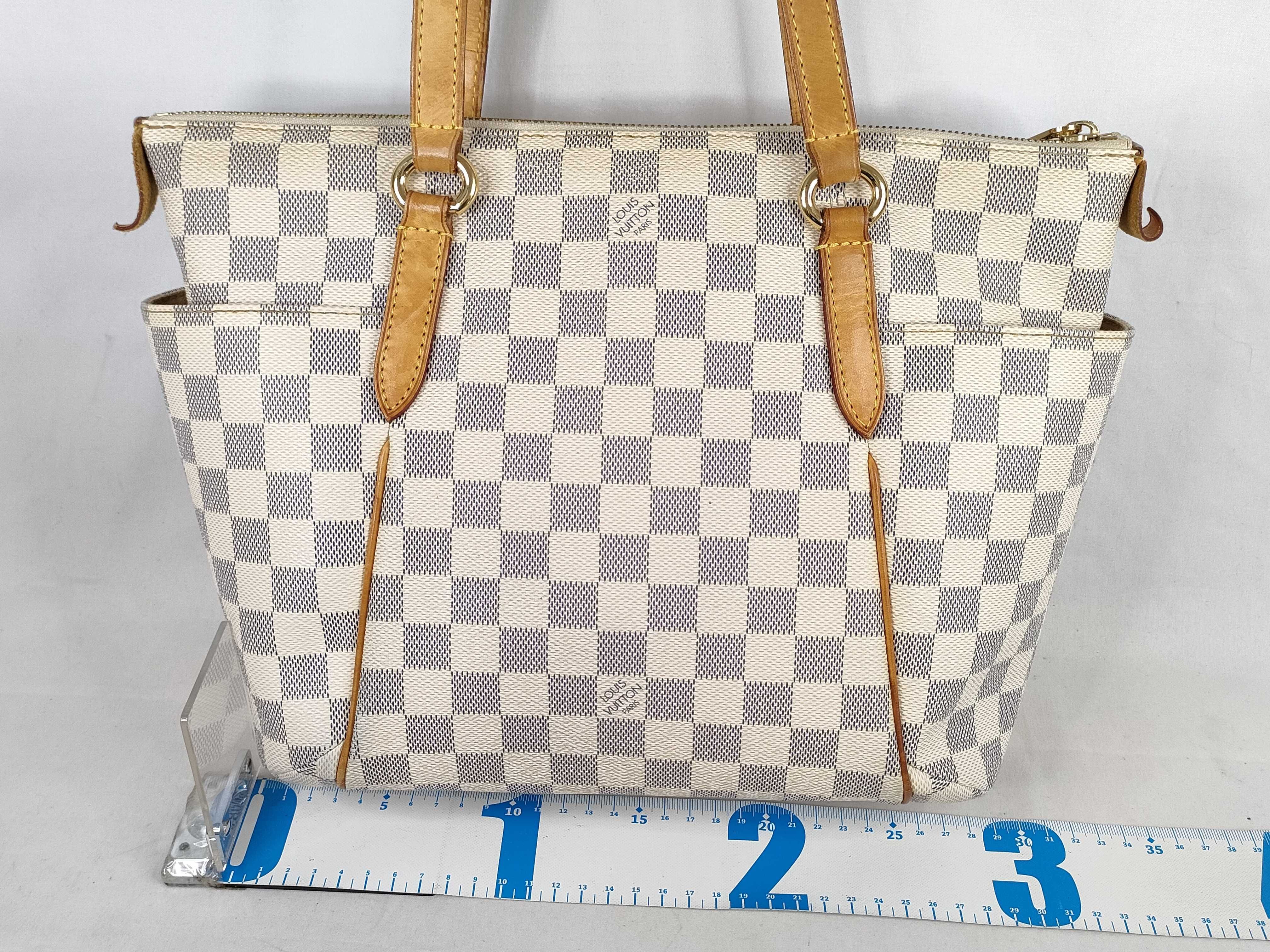 Damier Azur Totally MM N51262 DU2181 White Tote Bag — view 2