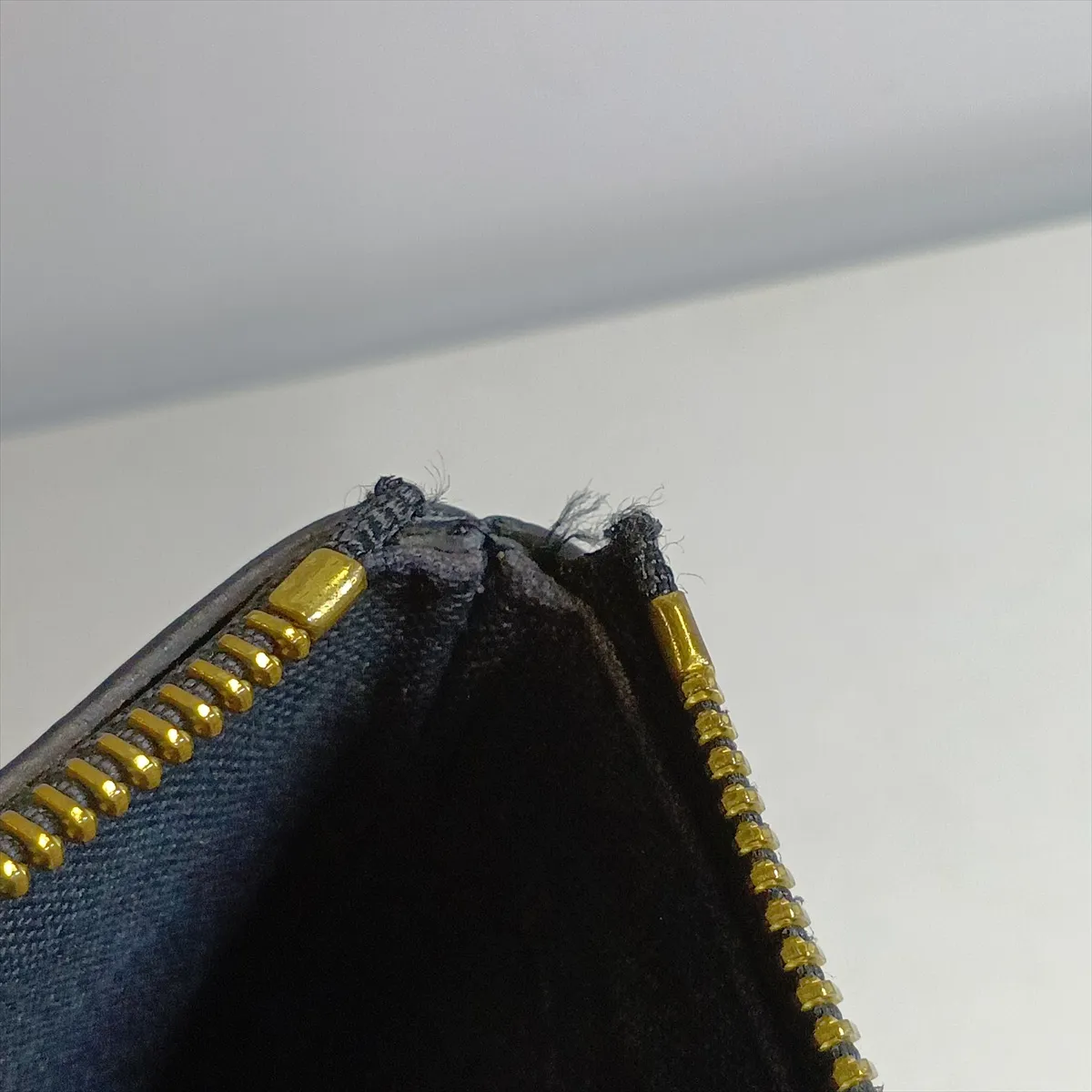 Monogram Empreinte Daily Pouch M62937 Black (RFID detected) — view 13