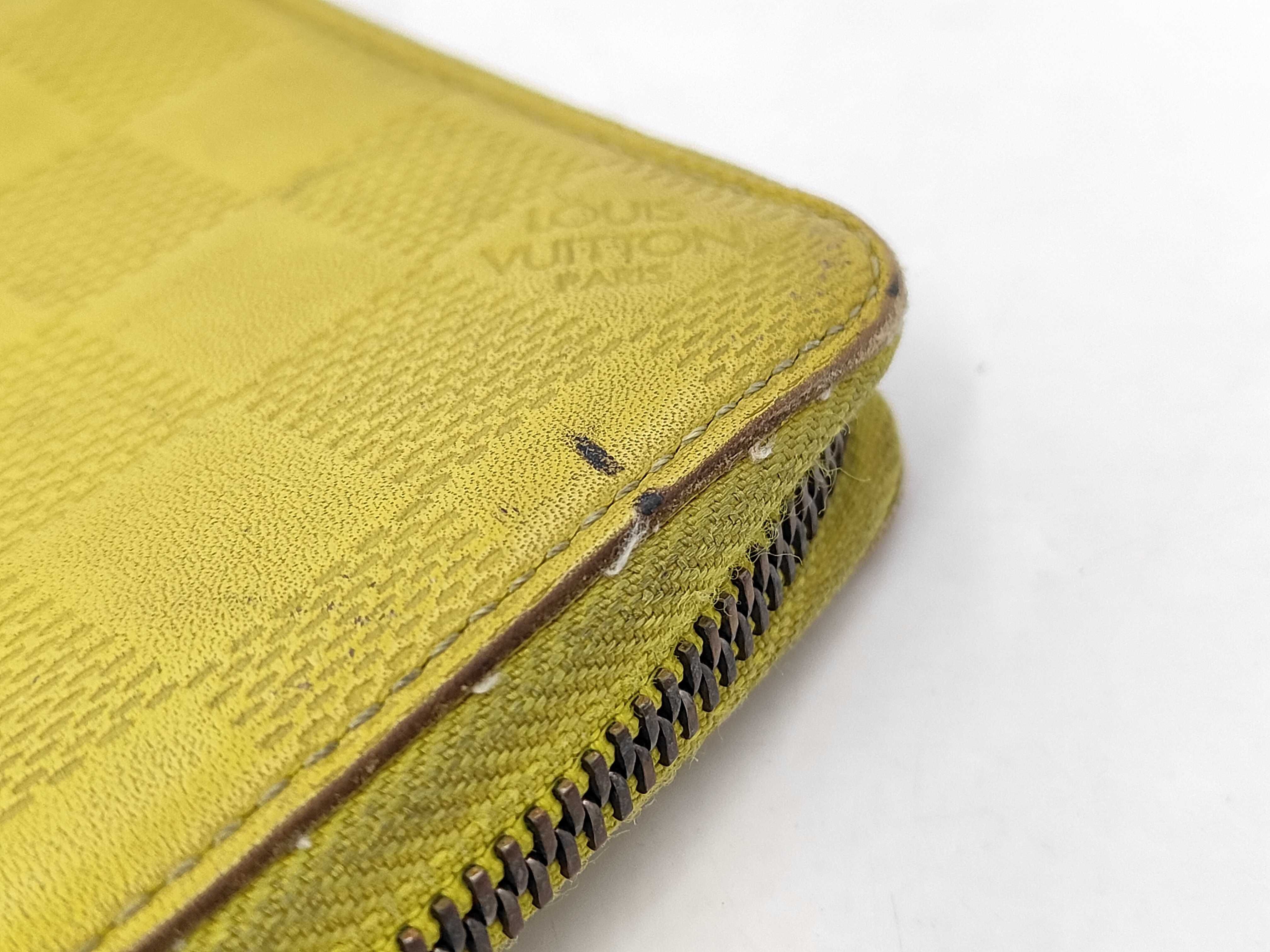 N62236 Damier Infini Vertical Vert Ascetic Wallet — view 4