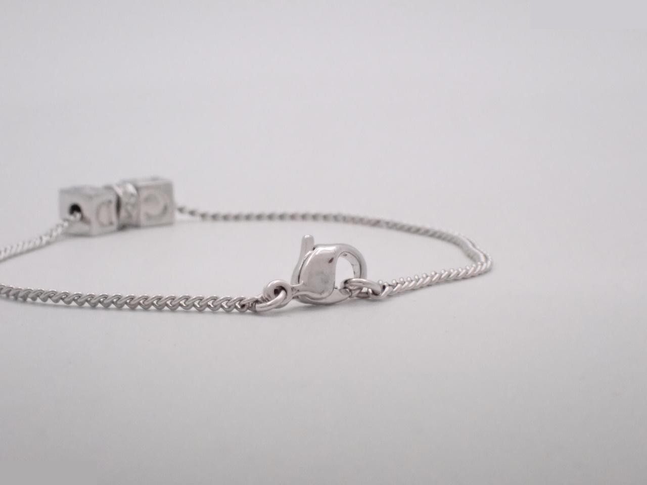 Other items in the line: Precious metal bracelets and bangles (metal), wrist circumference approximately 17.5 cm. — view 3