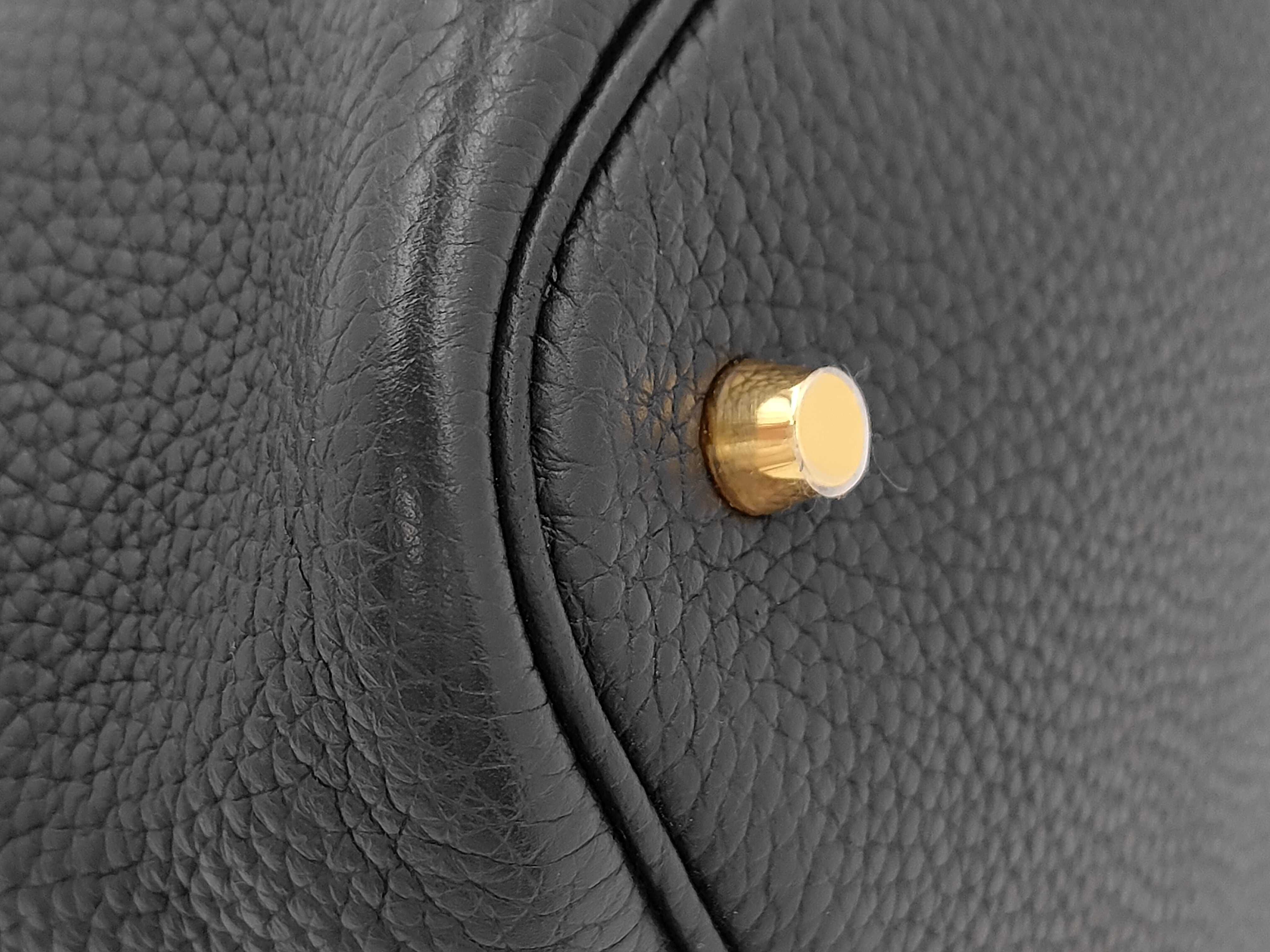 Picotin Lock MM Handbag, Gris Misty/Champagne Gold Hardware, Taurillon Clemence Leather, Z Stamp — view 4