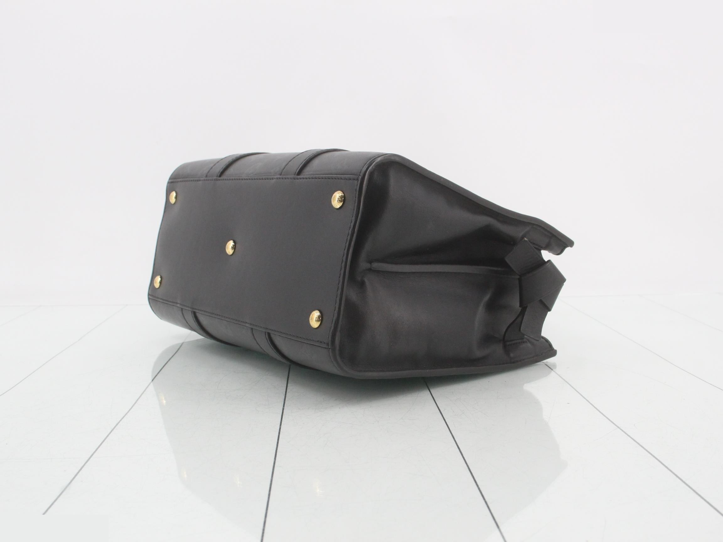 LV Very Tote MM Handbag — view 6