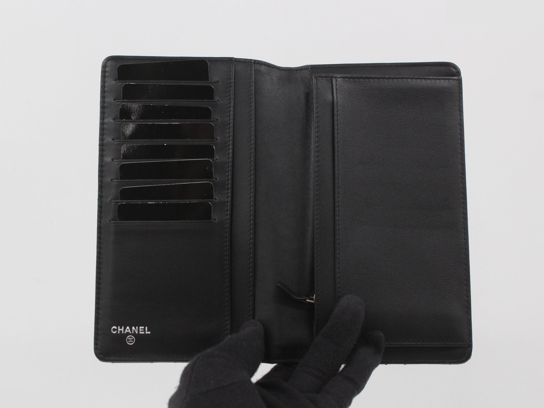Matelassé Enamel Bi-fold Wallet — view 4
