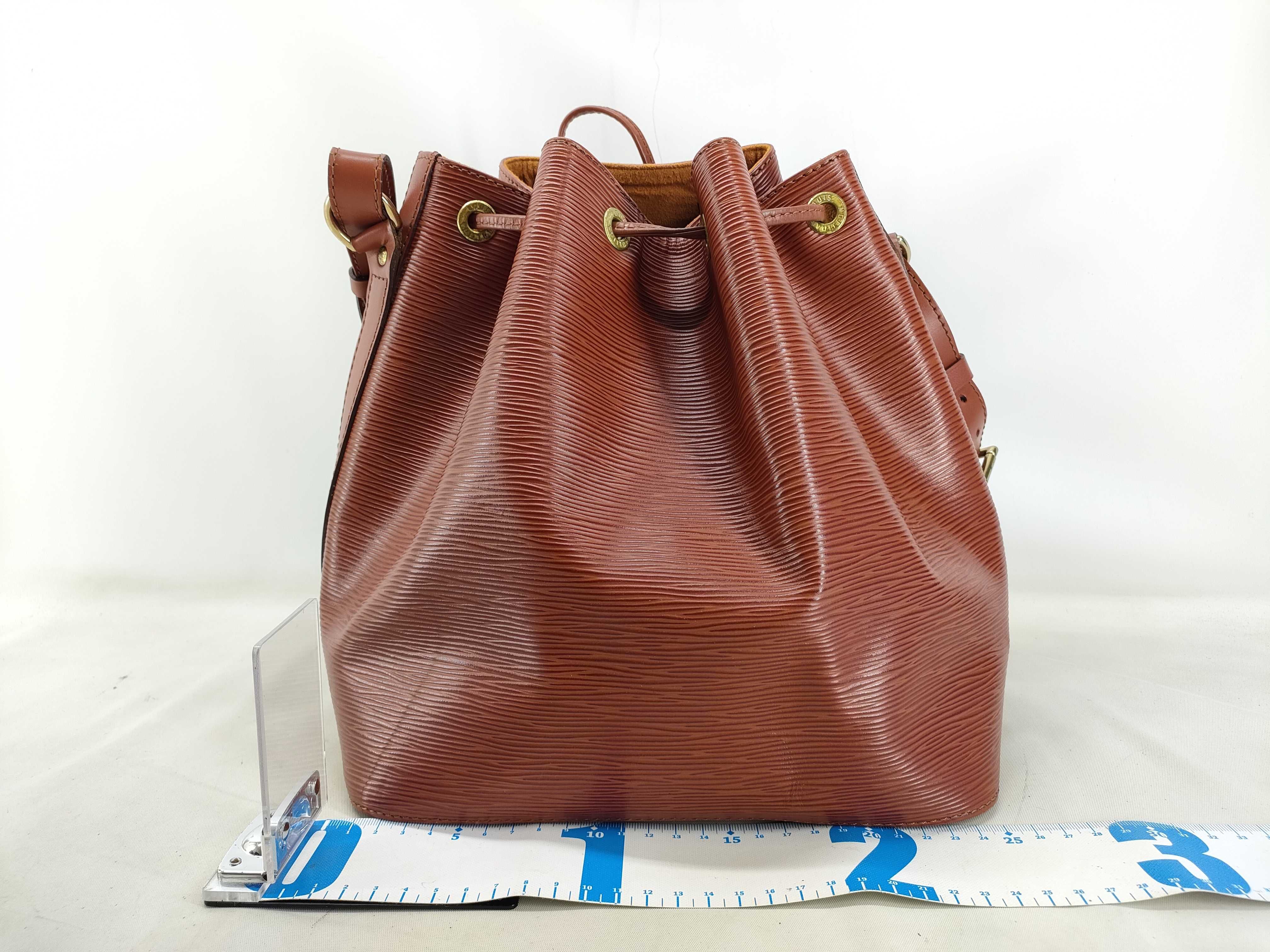 Epi Petit Noé M44103 Brown AR0094 Shoulder Bag — view 2