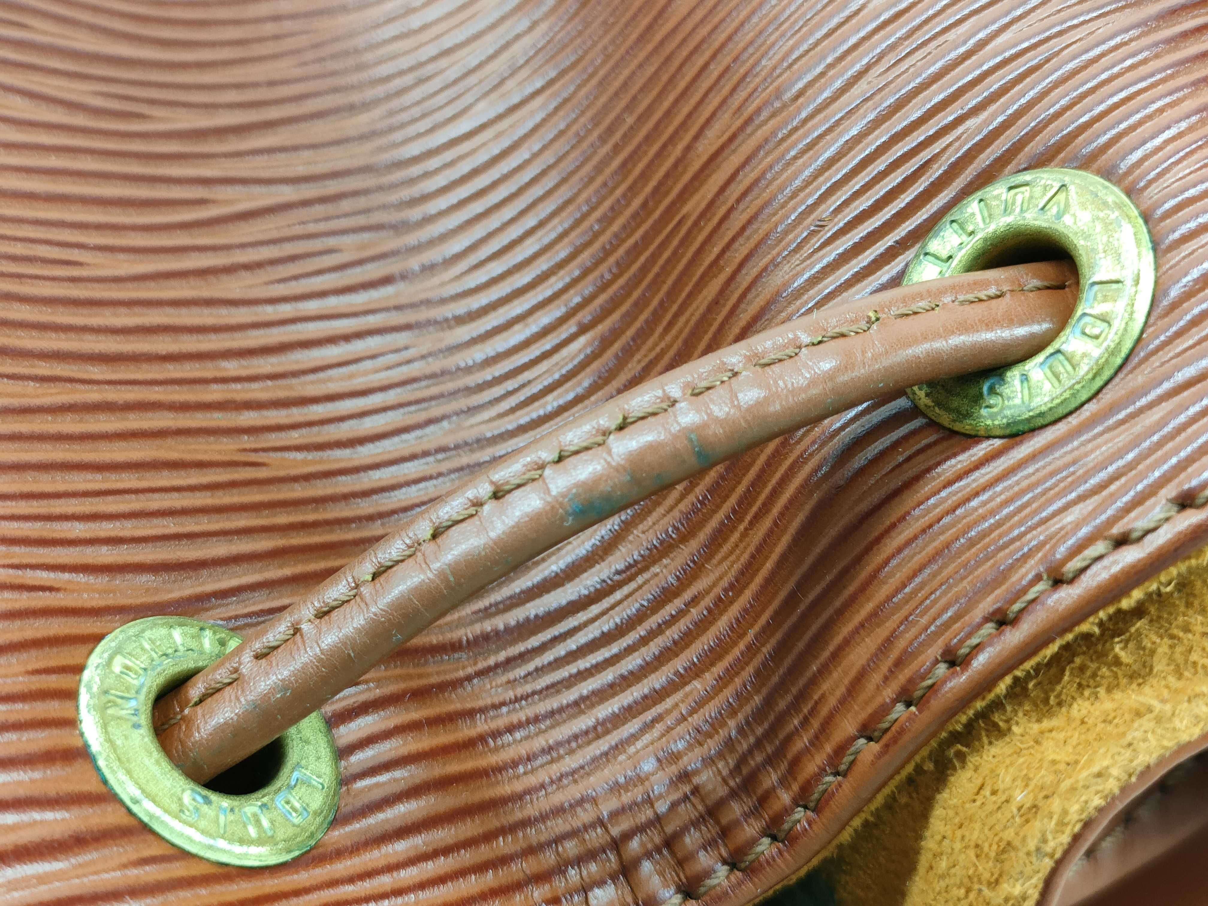 Epi Petit Noé M44103 Brown AR0094 Shoulder Bag — view 12