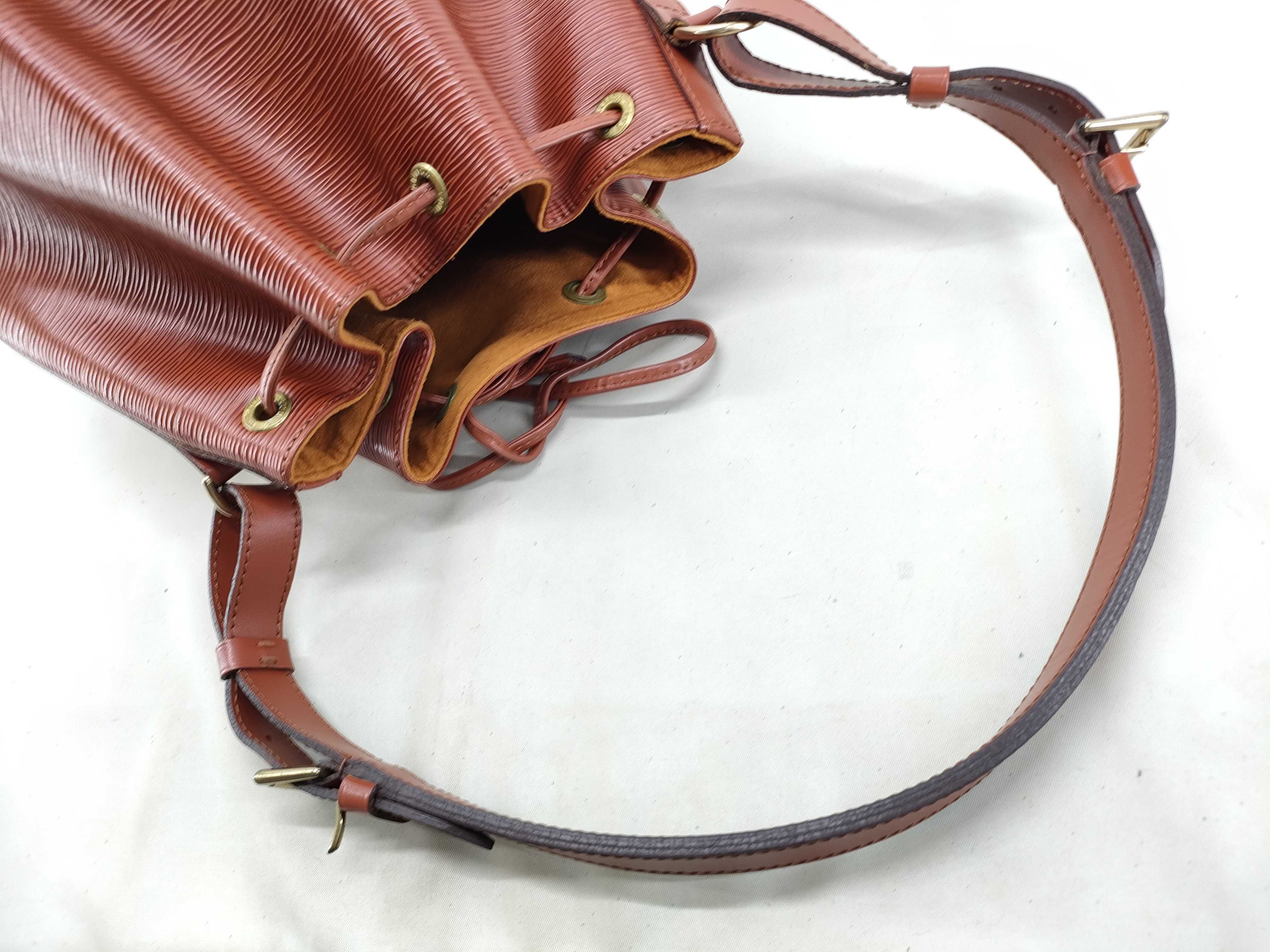 Epi Petit Noé M44103 Brown AR0094 Shoulder Bag — view 6