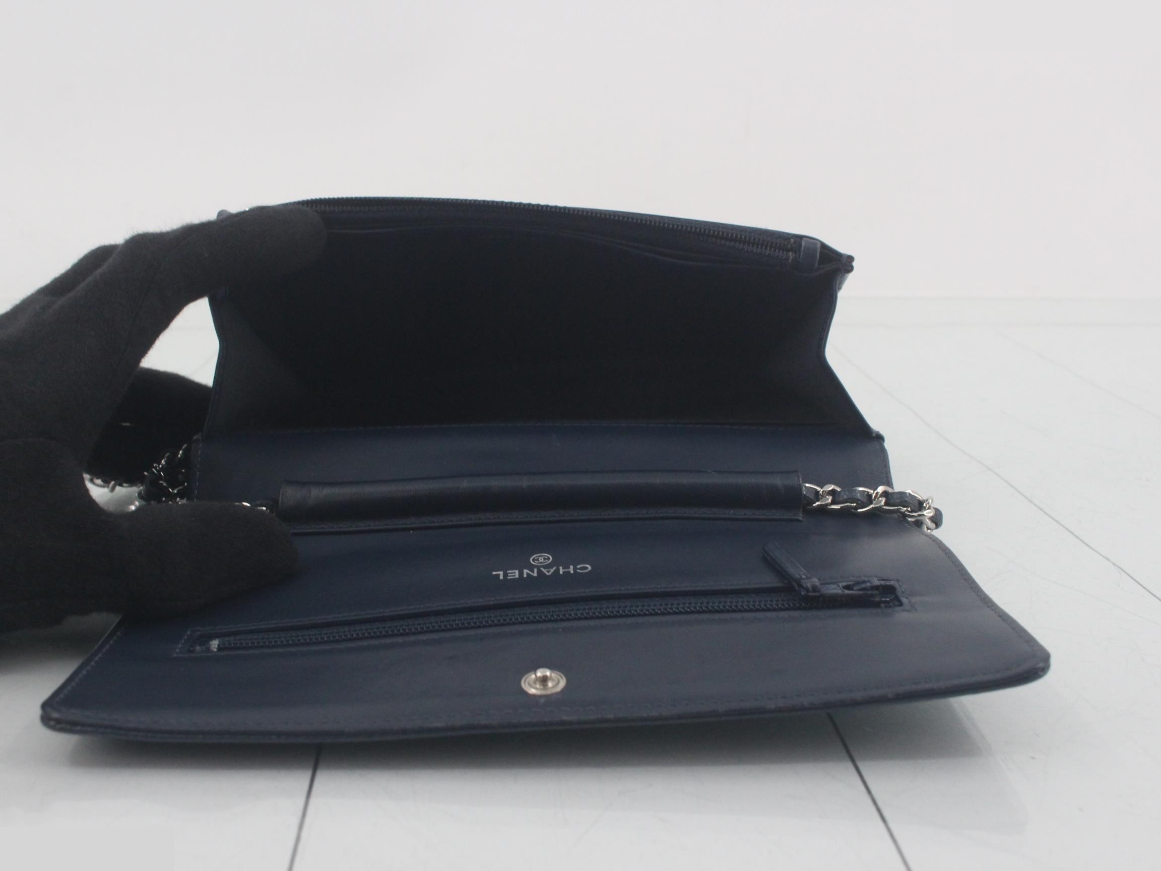 Coco Mark Caviar Skin Chain Shoulder Wallet Bag — view 4