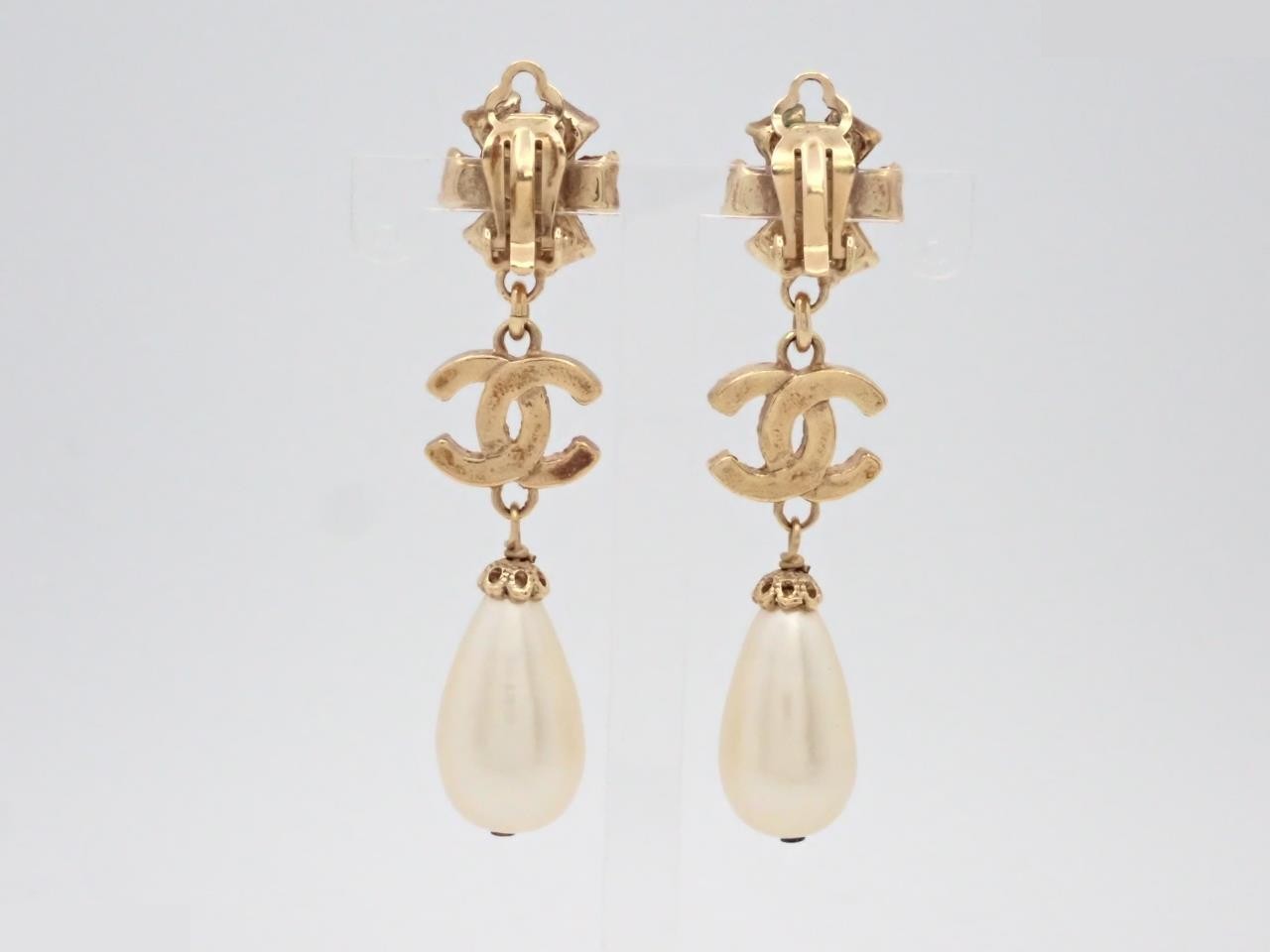 Earrings, Coco Mark design, pearl, 19.2g — view 2