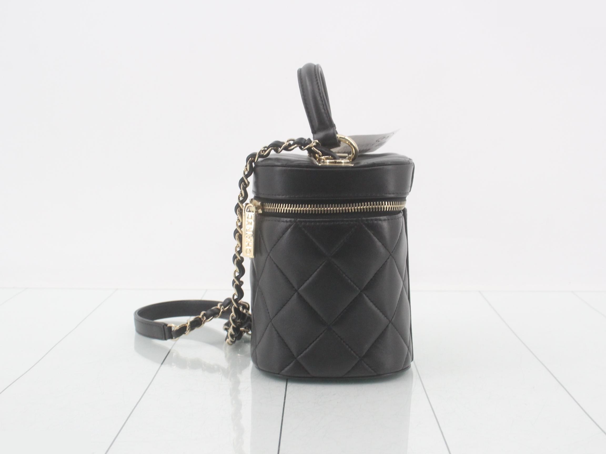 Matelassé Leather 2-Way Handbag — view 3