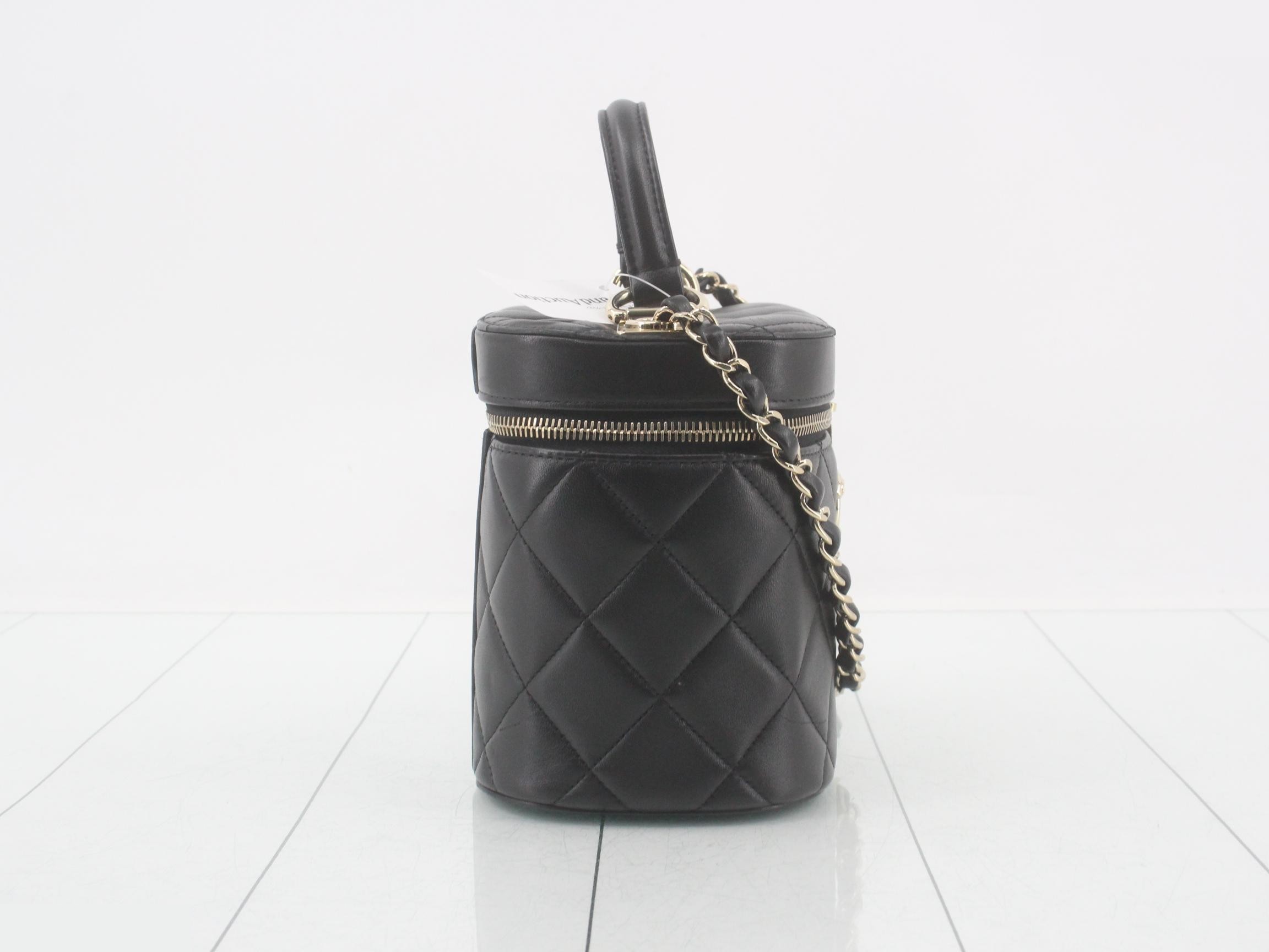 Matelassé Leather 2-Way Handbag — view 4