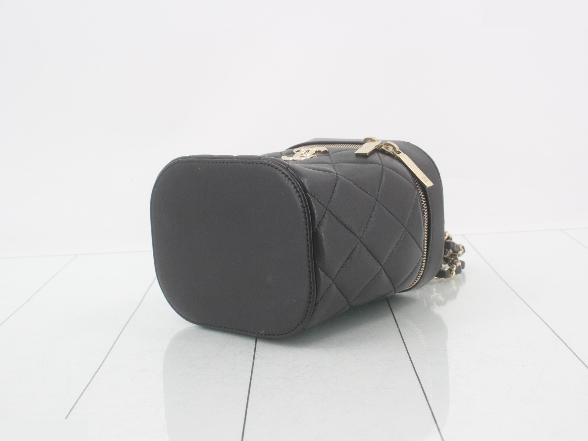 Matelassé Leather 2-Way Handbag — view 6