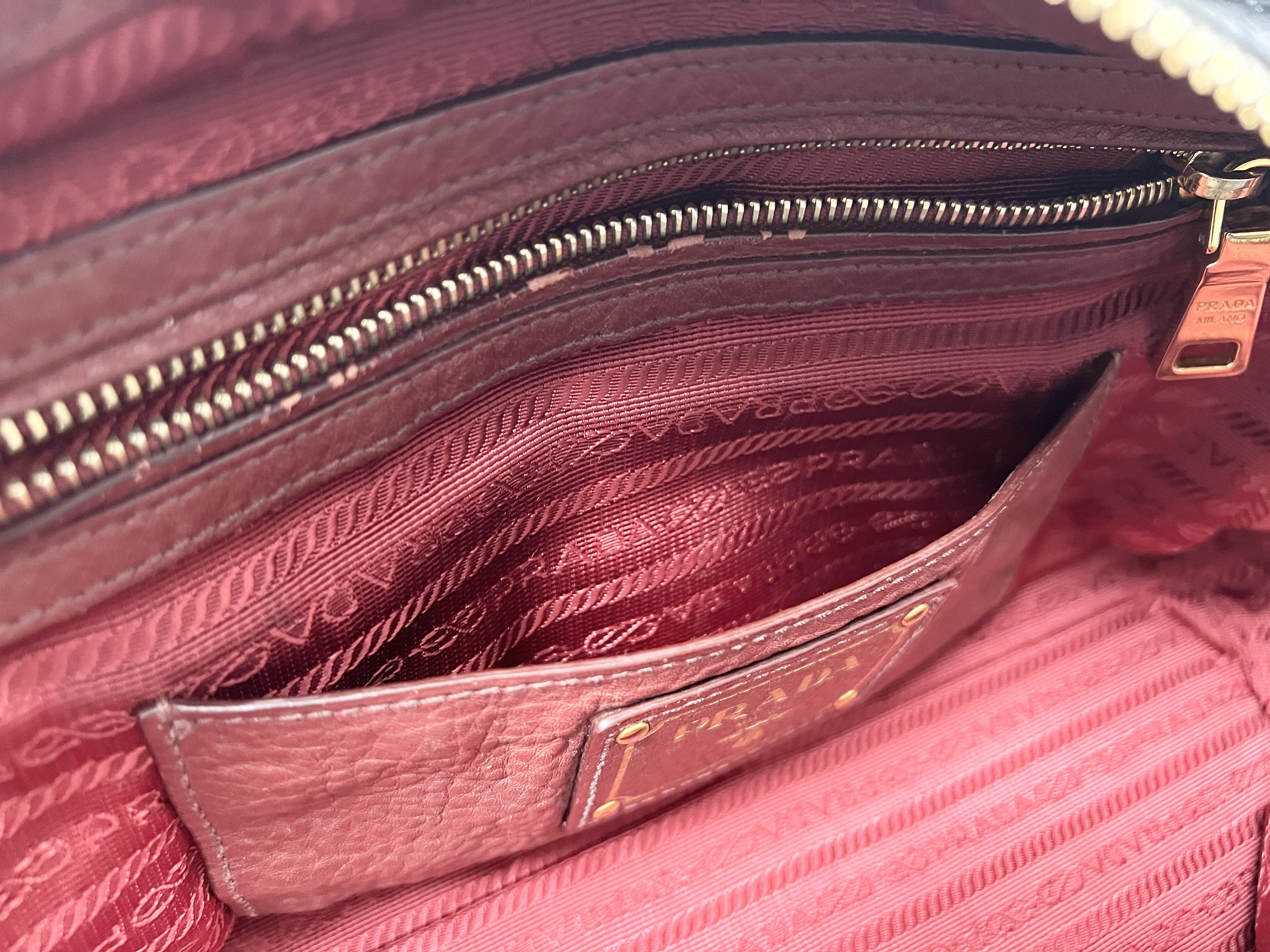 Vitello Daino Logo Leather Boston Bag, Handbag, Shoulder Bag — view 8