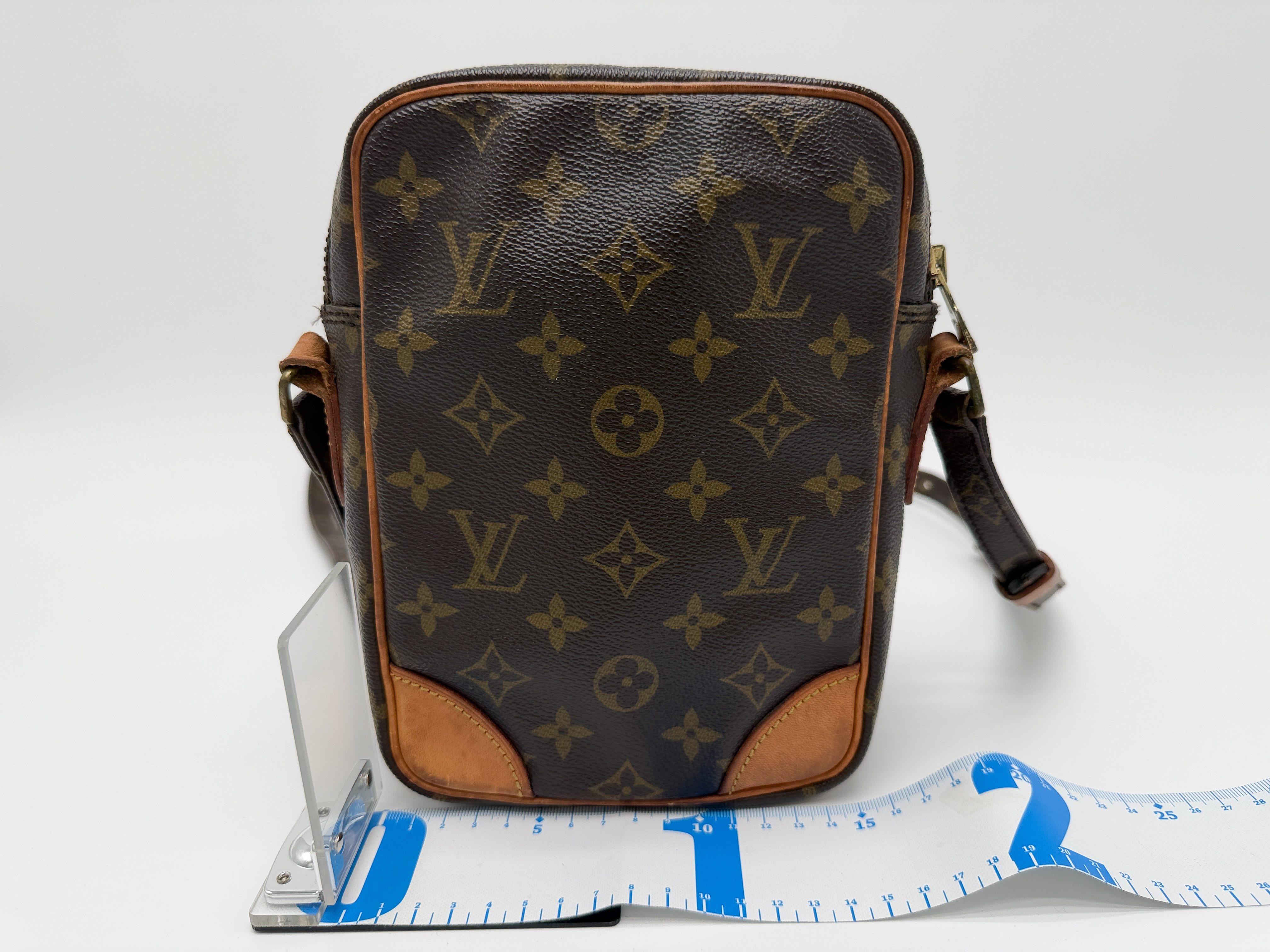 Monogram M45236 Amazon (No stickiness) Shoulder Bag — view 2