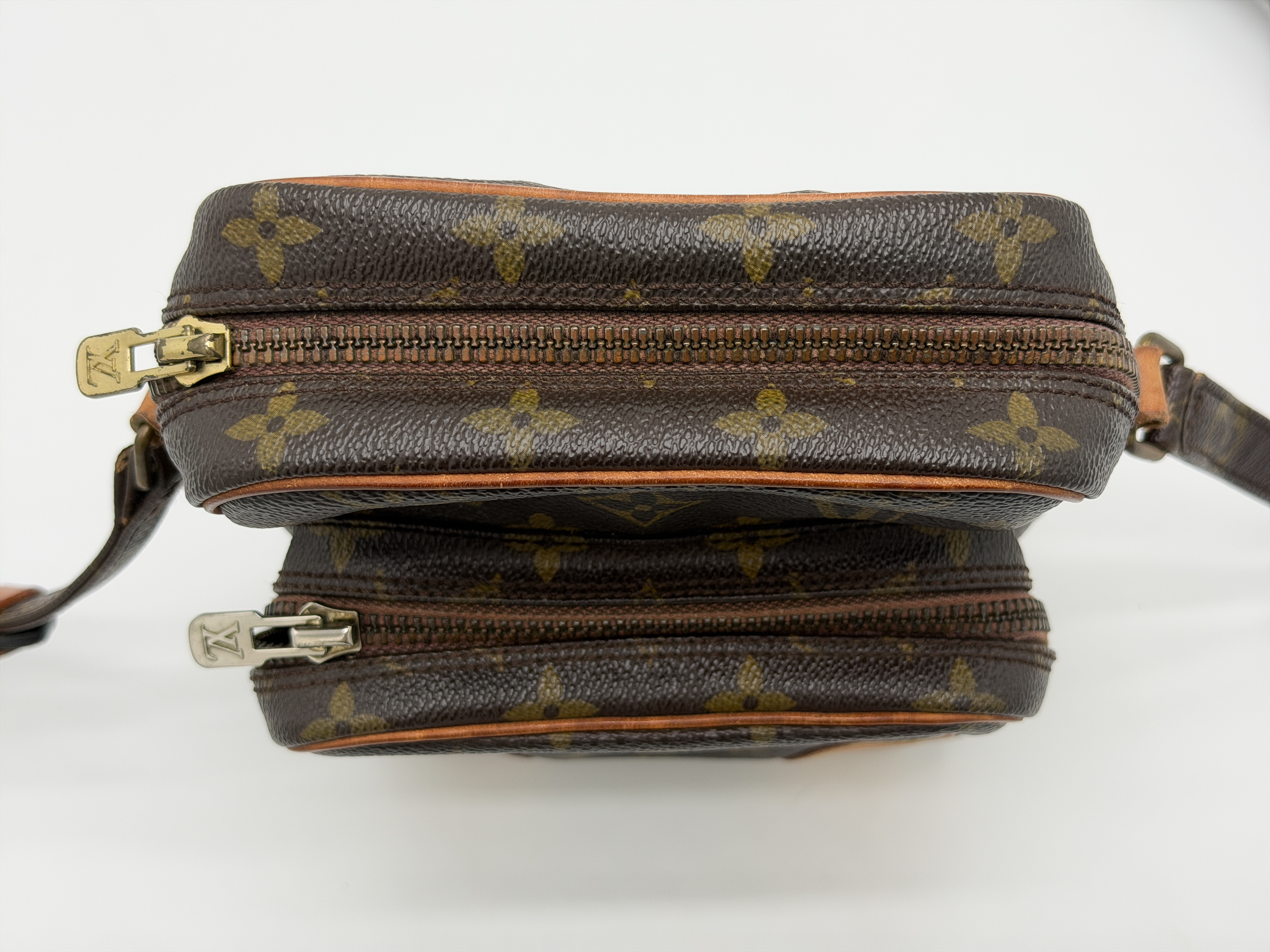 Monogram M45236 Amazon (No stickiness) Shoulder Bag — view 11