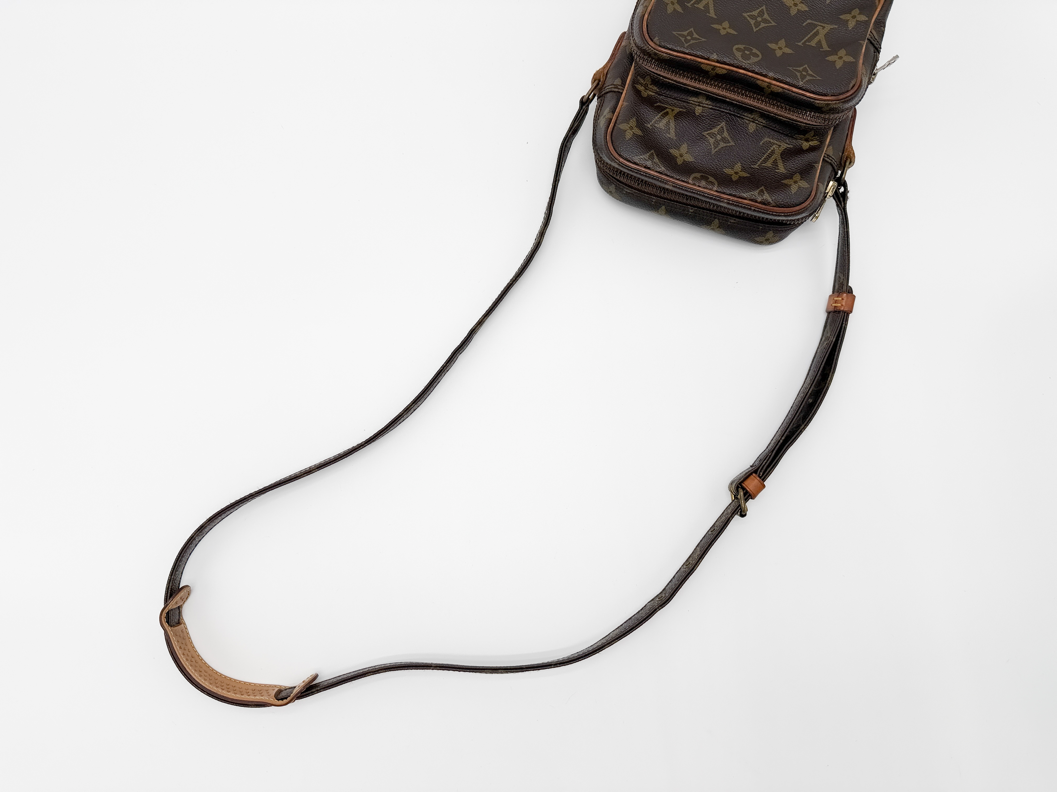Monogram M45236 Amazon (No stickiness) Shoulder Bag — view 3